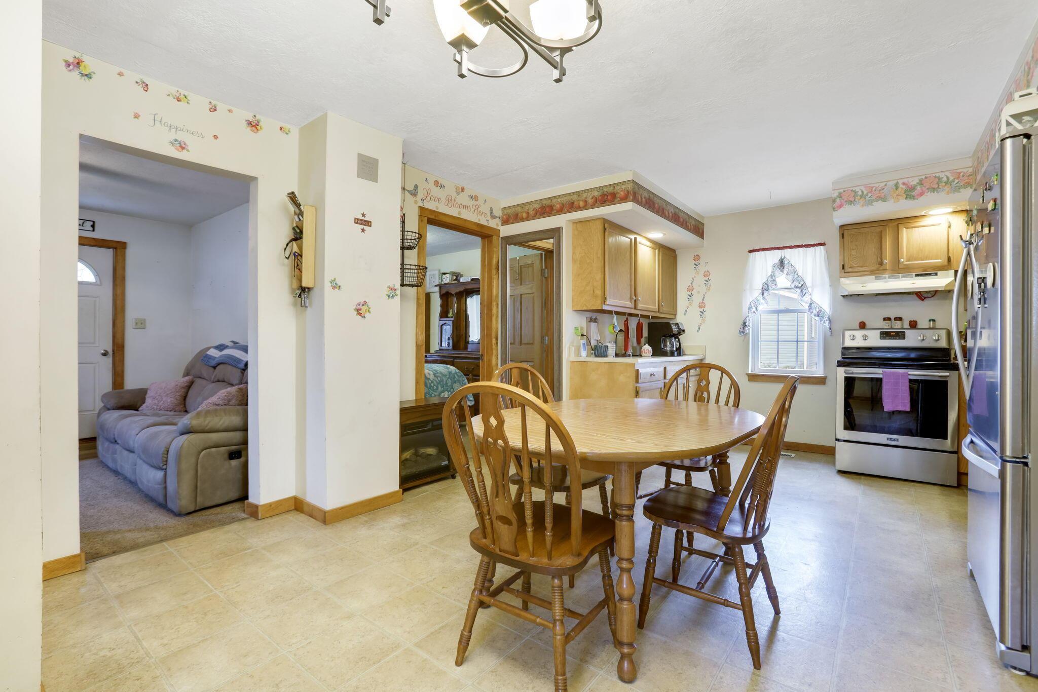 969 Adams Avenue Property Photo 18