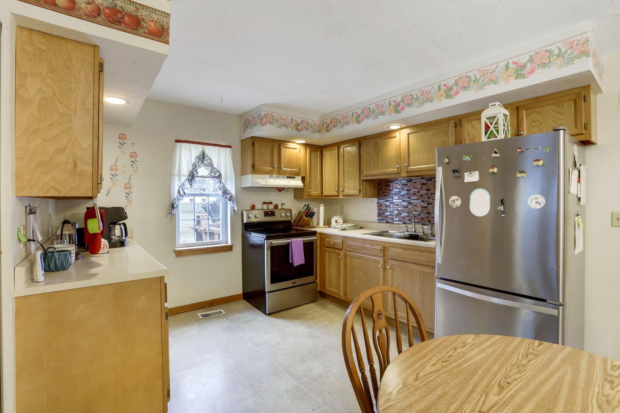 969 Adams Avenue Property Photo 19