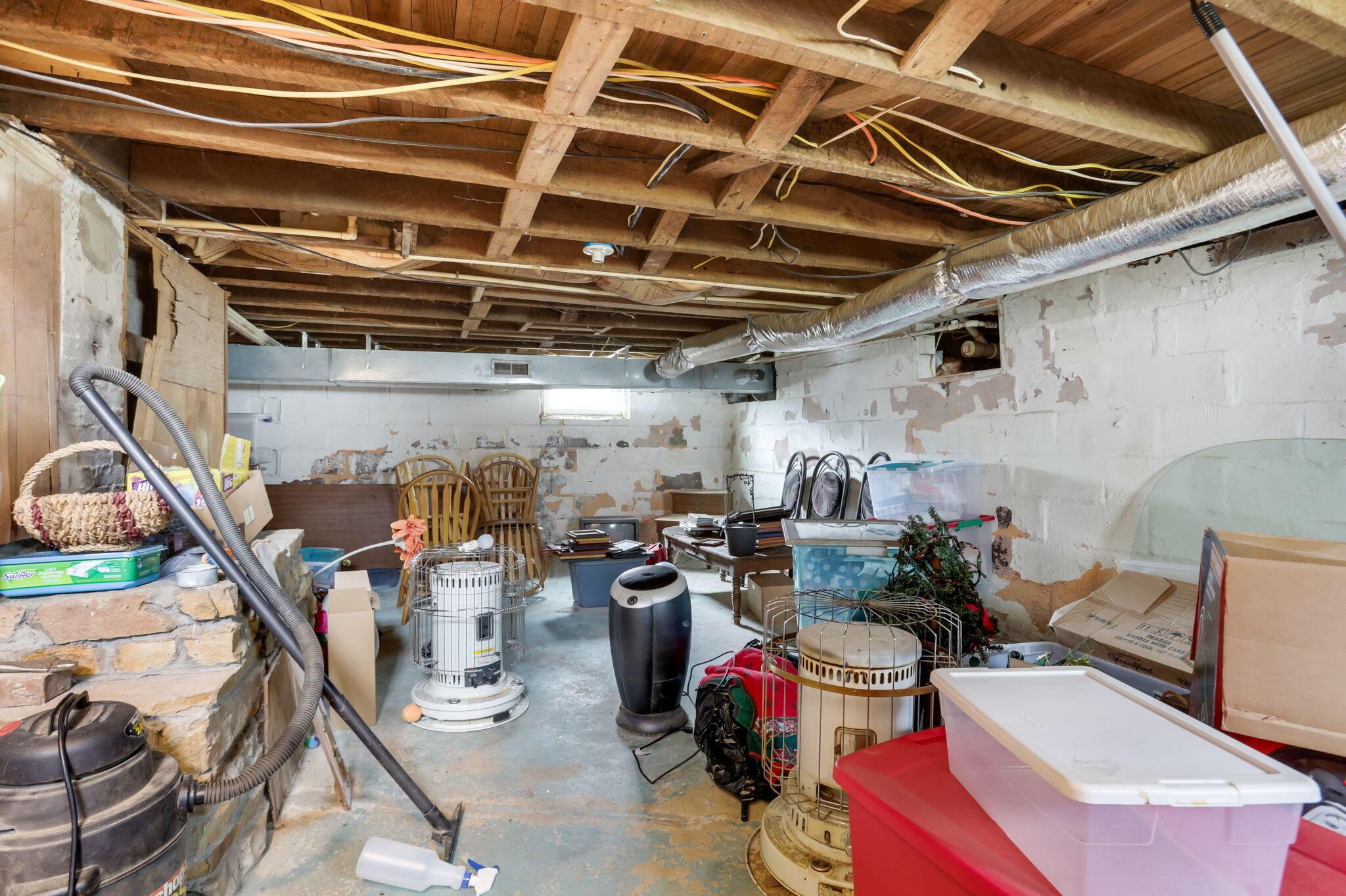 969 Adams Avenue Property Photo 35
