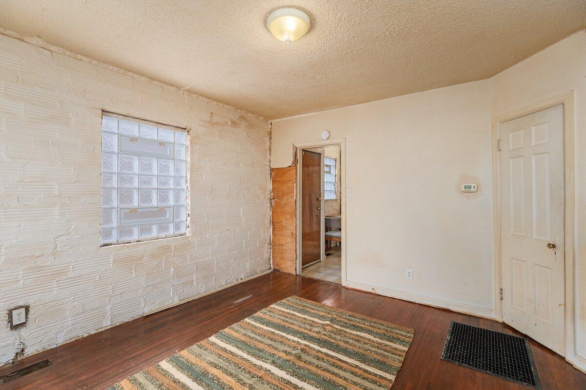 1403 S Ohio Avenue Property Photo 4