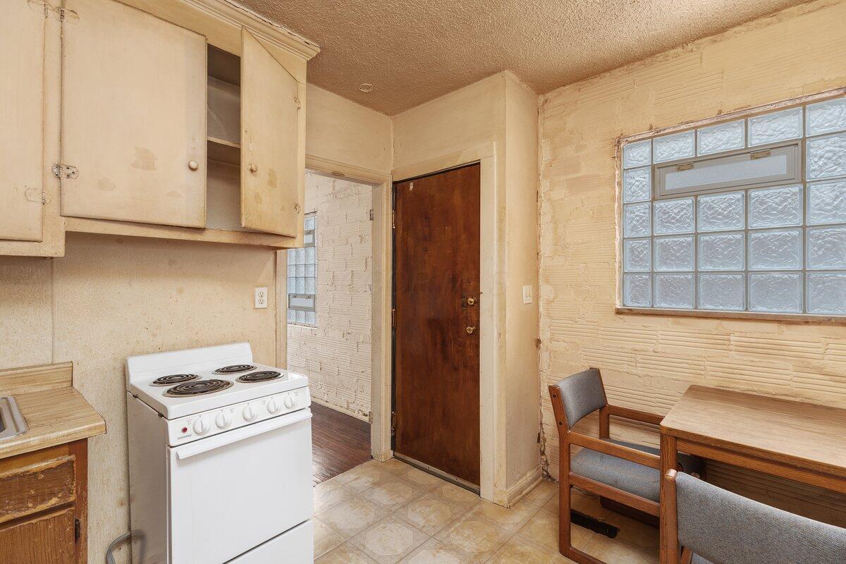 1403 S Ohio Avenue Property Photo 9
