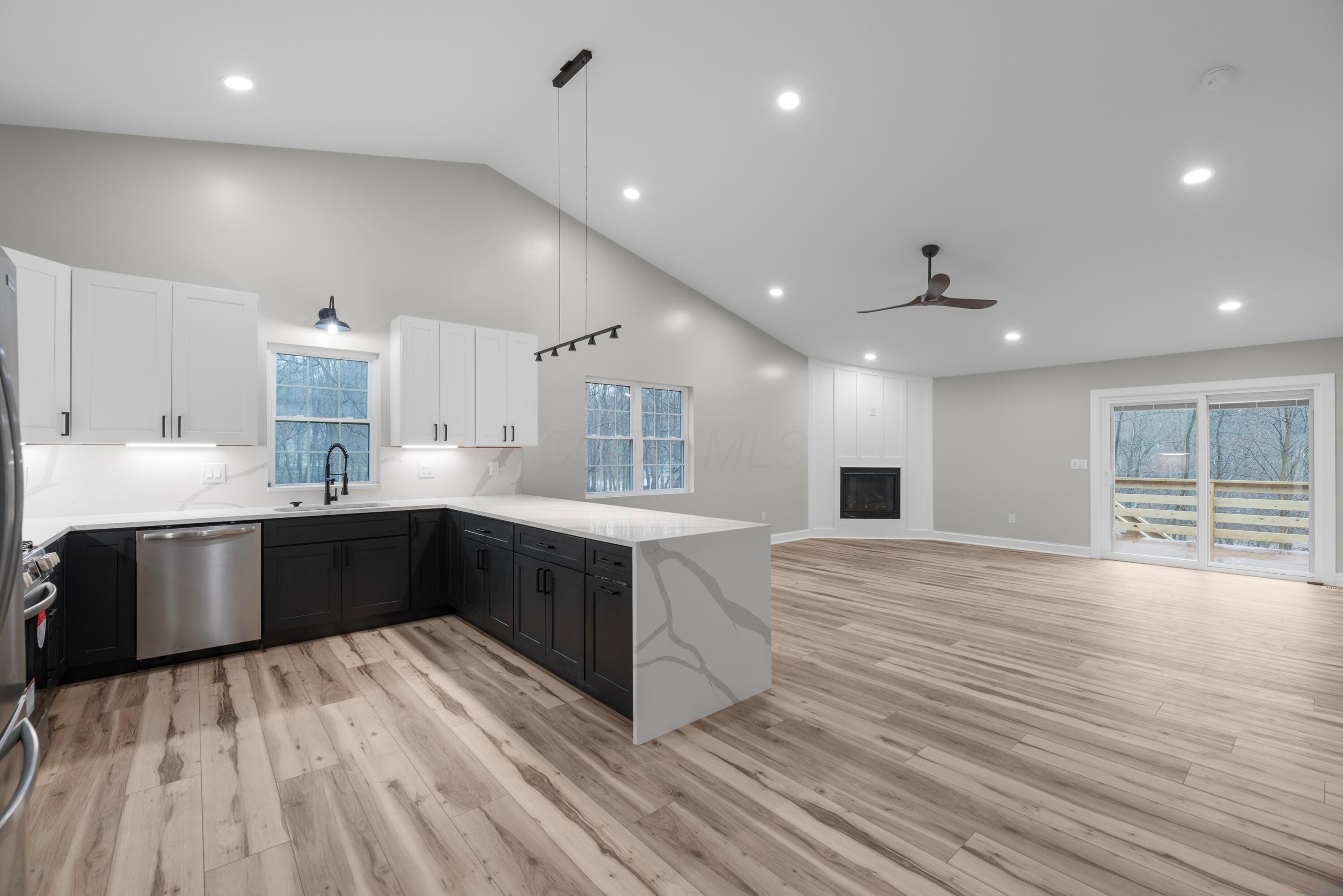 706 Grand Valley Drive Property Photo 11