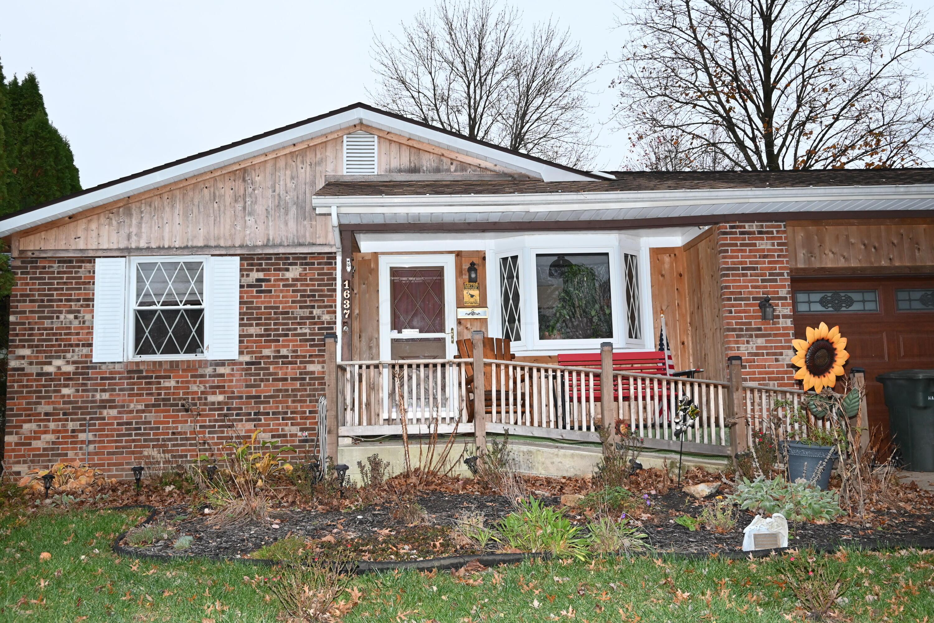 1637 Hansen Avenue Property Photo 1