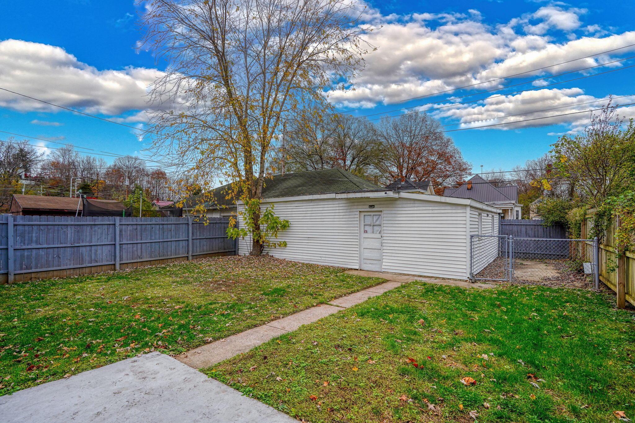 1920 Hutchins Street Property Photo 32