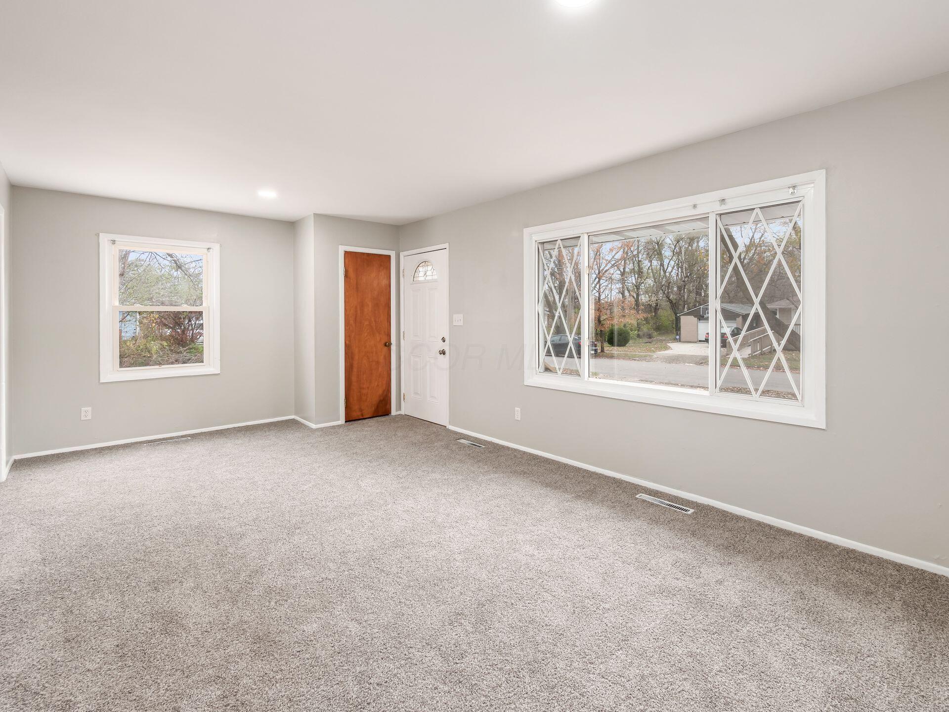 4622 Amesbury Road Property Photo 8