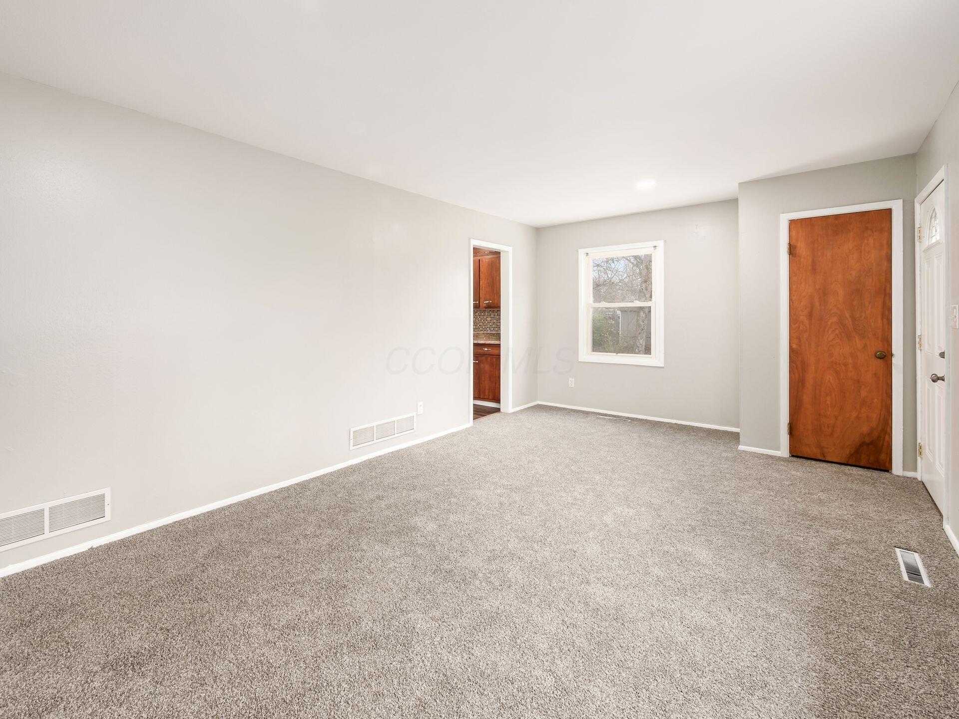 4622 Amesbury Road Property Photo 9