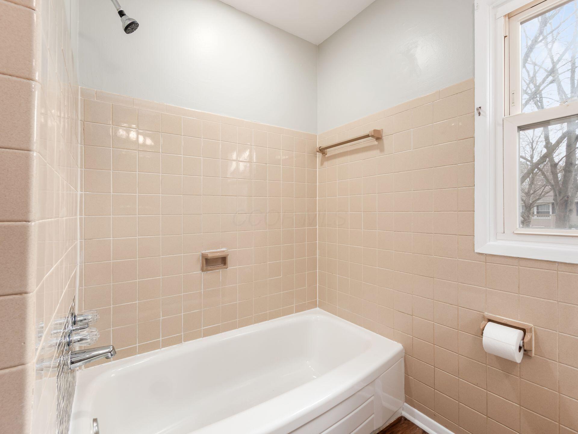 4622 Amesbury Road Property Photo 18