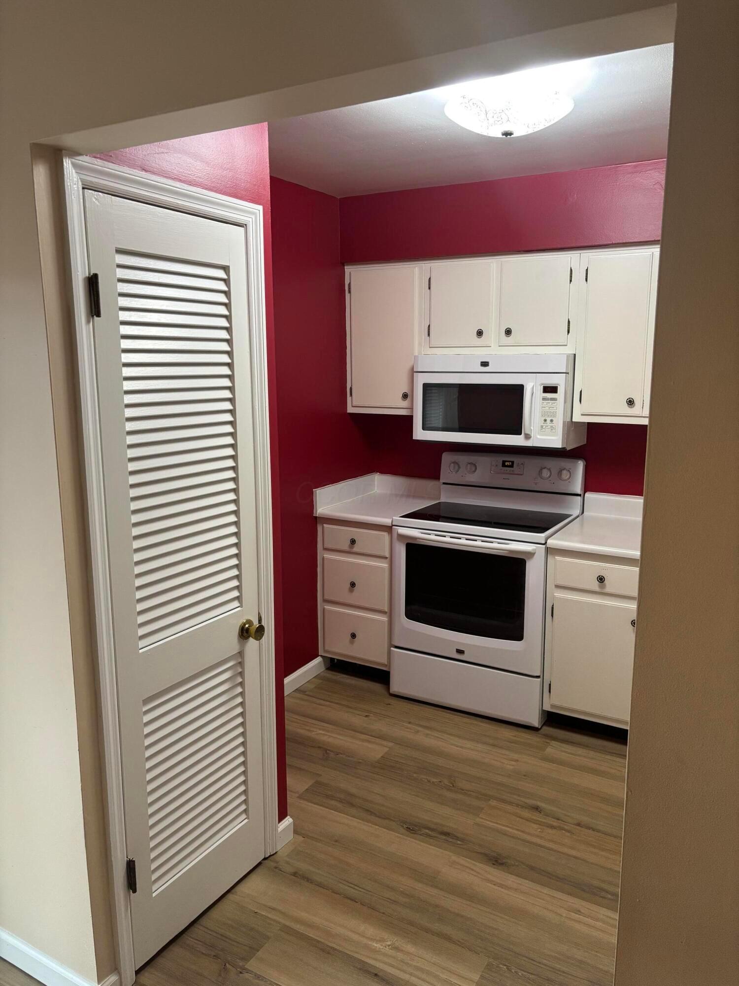 615 Simbury Street Property Photo 8