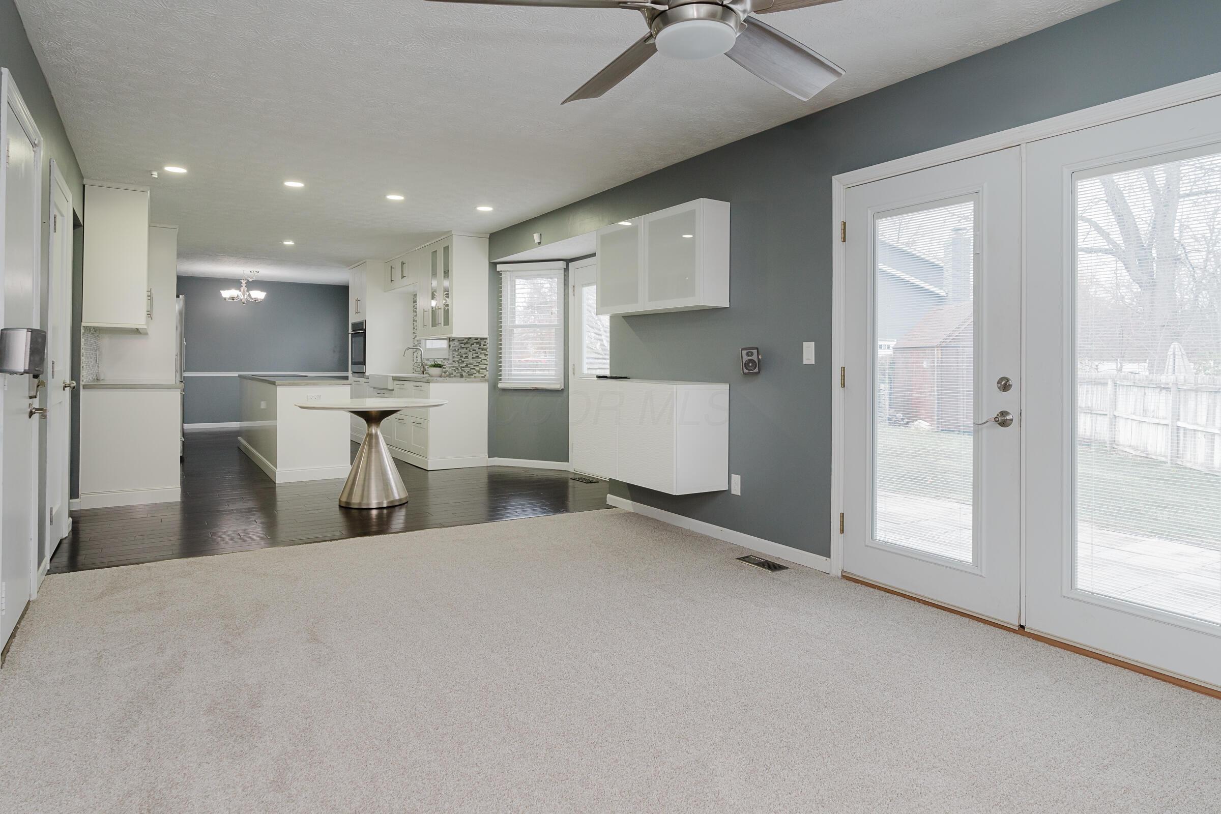 7545 Foxboro Lane Property Photo 6