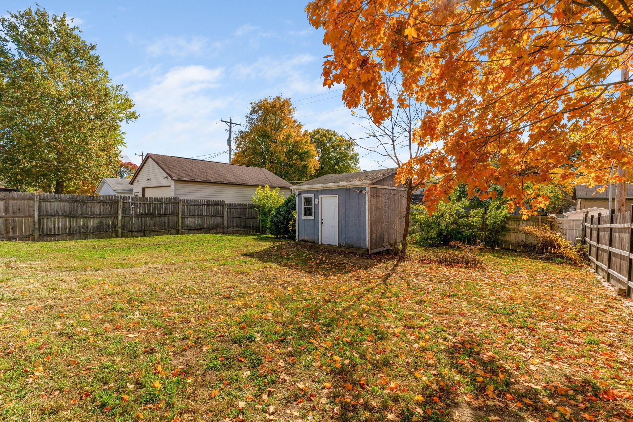 1711 Brookfield Square S Property Photo 31