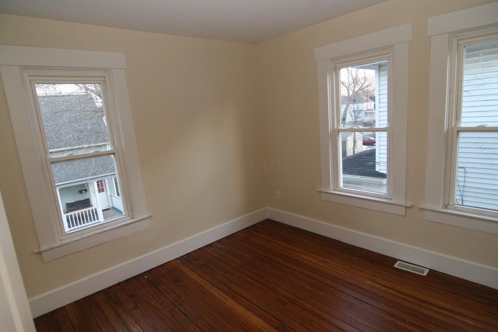 2280 Indianola Avenue Property Photo 9