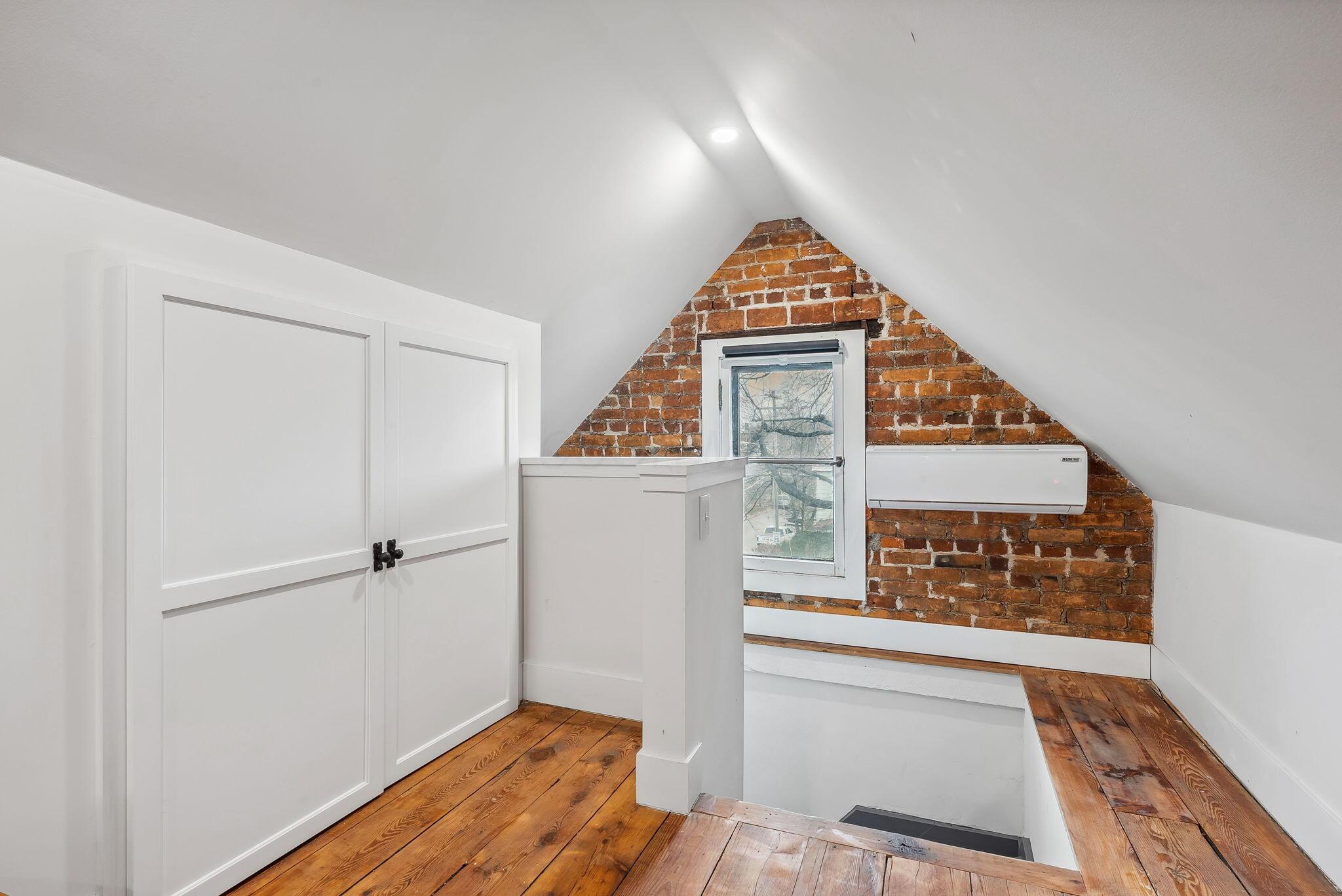 1030 Jaeger Street Property Photo 28