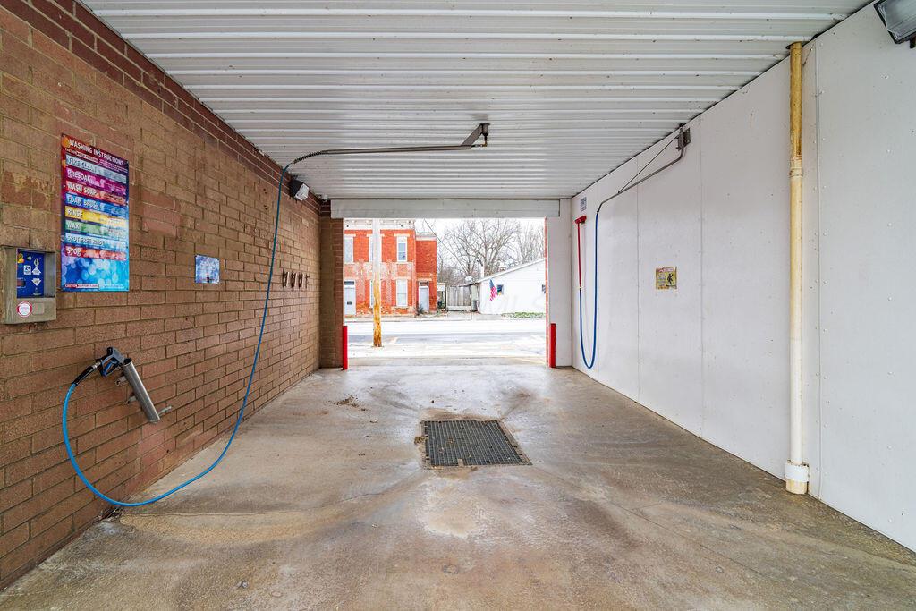 216 W Main Street Property Photo 6