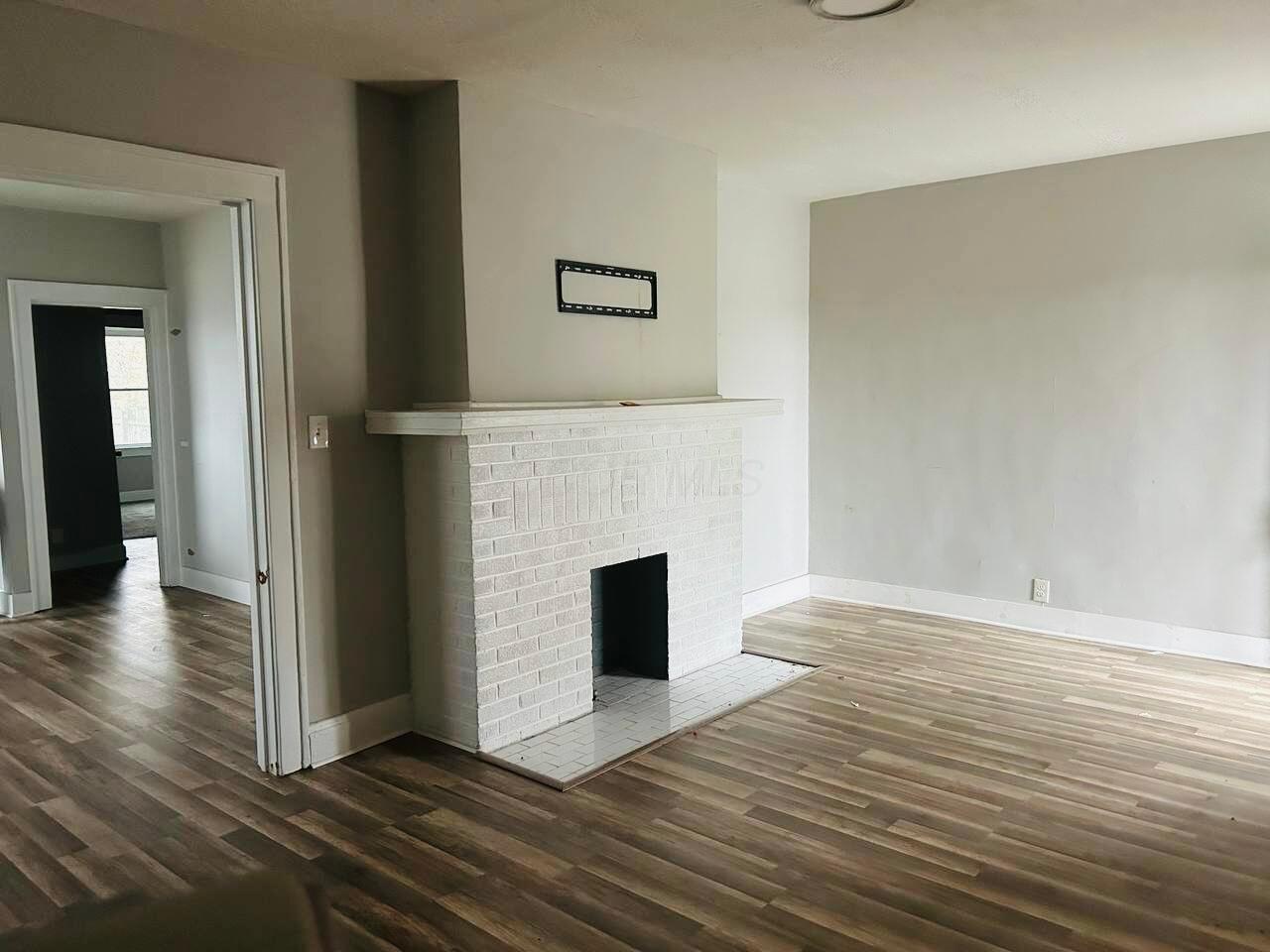 831-833 Lilley Avenue Property Photo 2