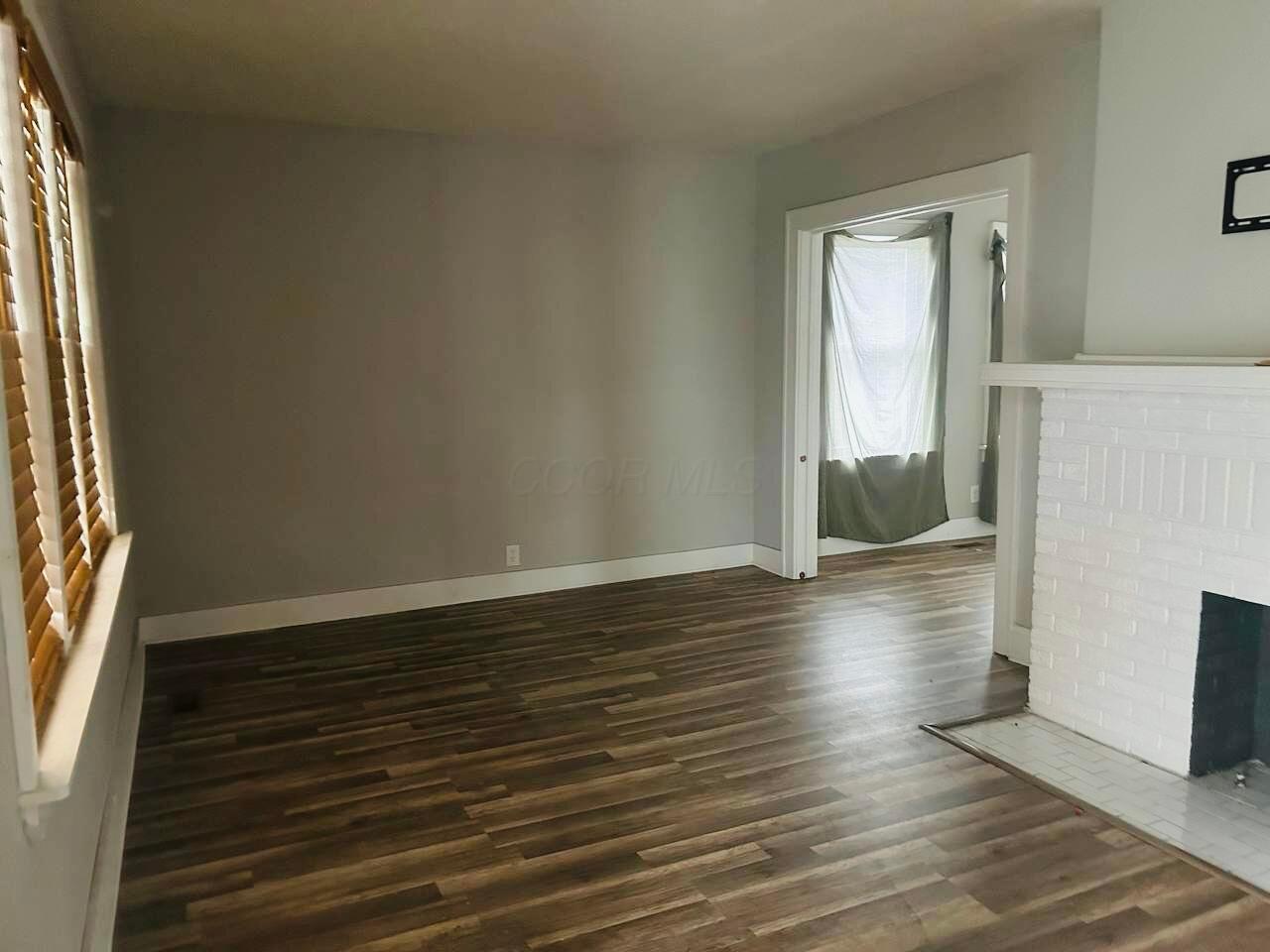 831-833 Lilley Avenue Property Photo 3