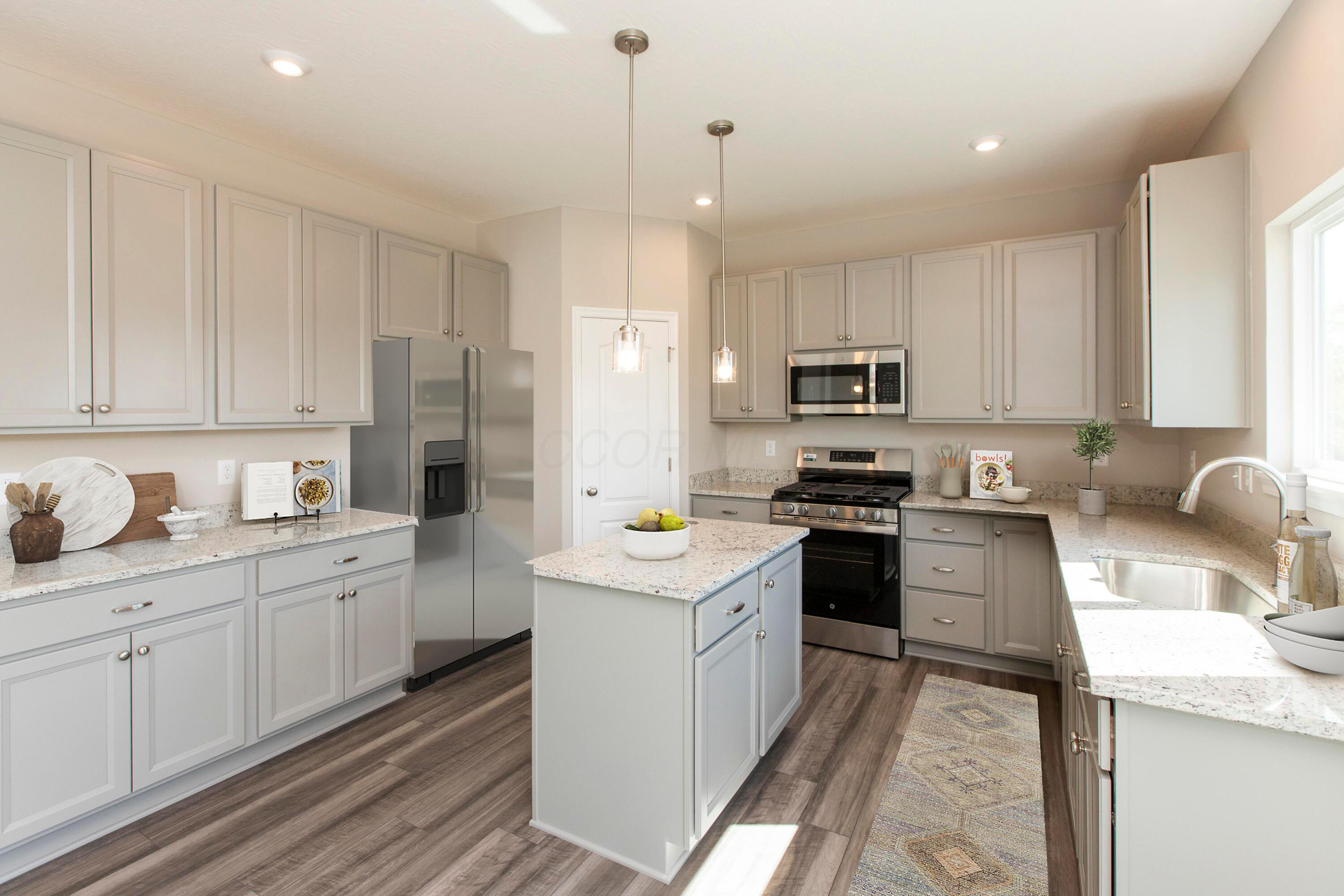 6335 Honey Farm Way Property Photo 3