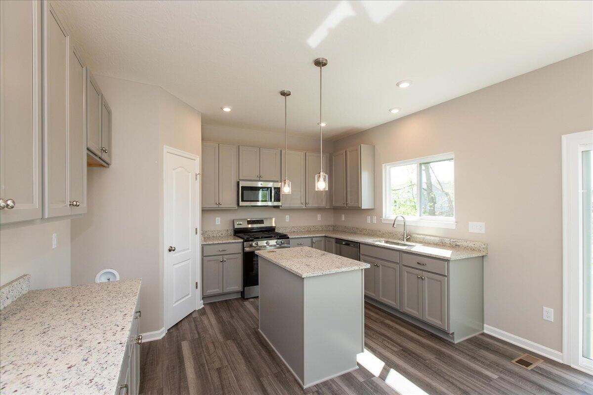 6335 Honey Farm Way Property Photo 7