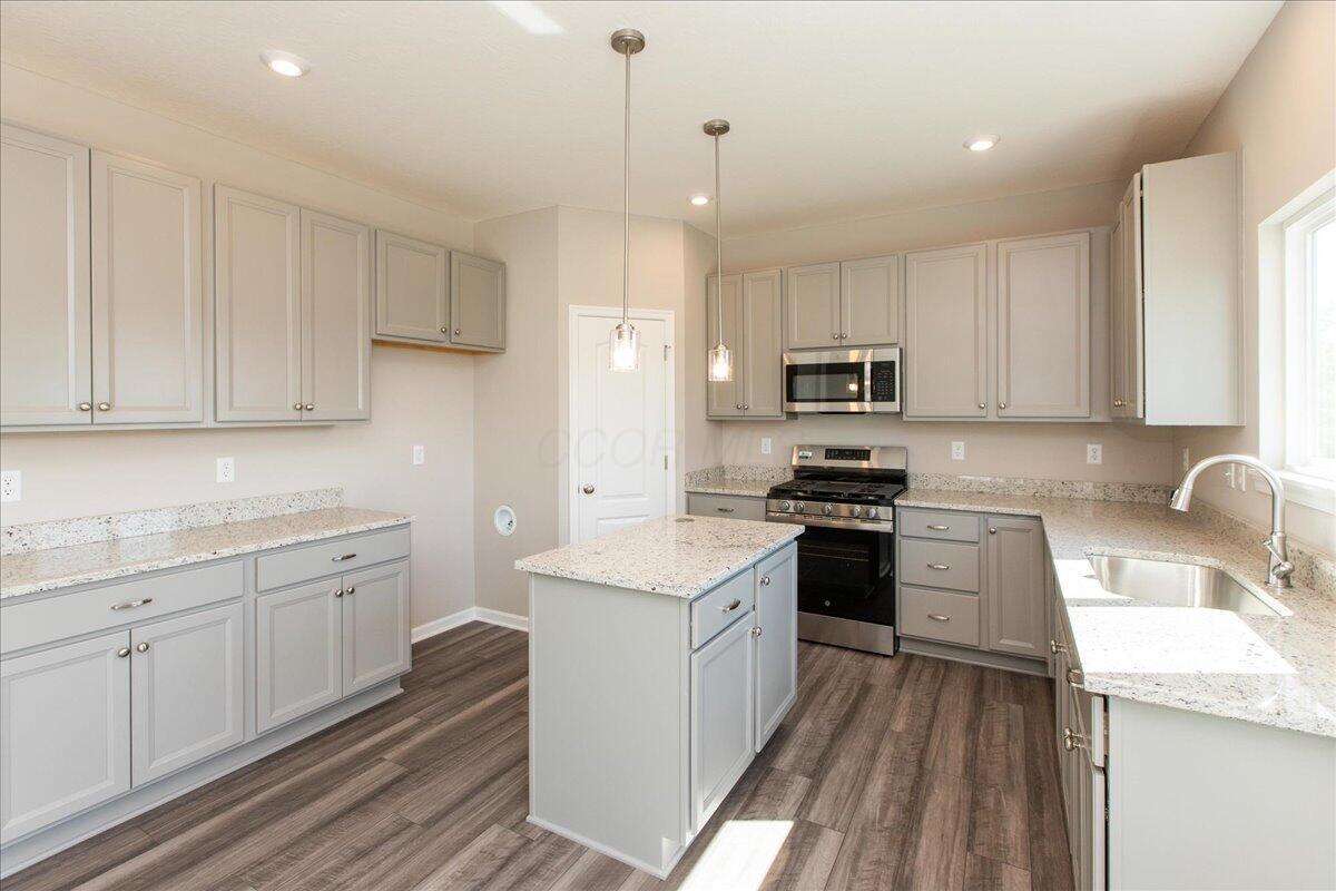 6335 Honey Farm Way Property Photo 8