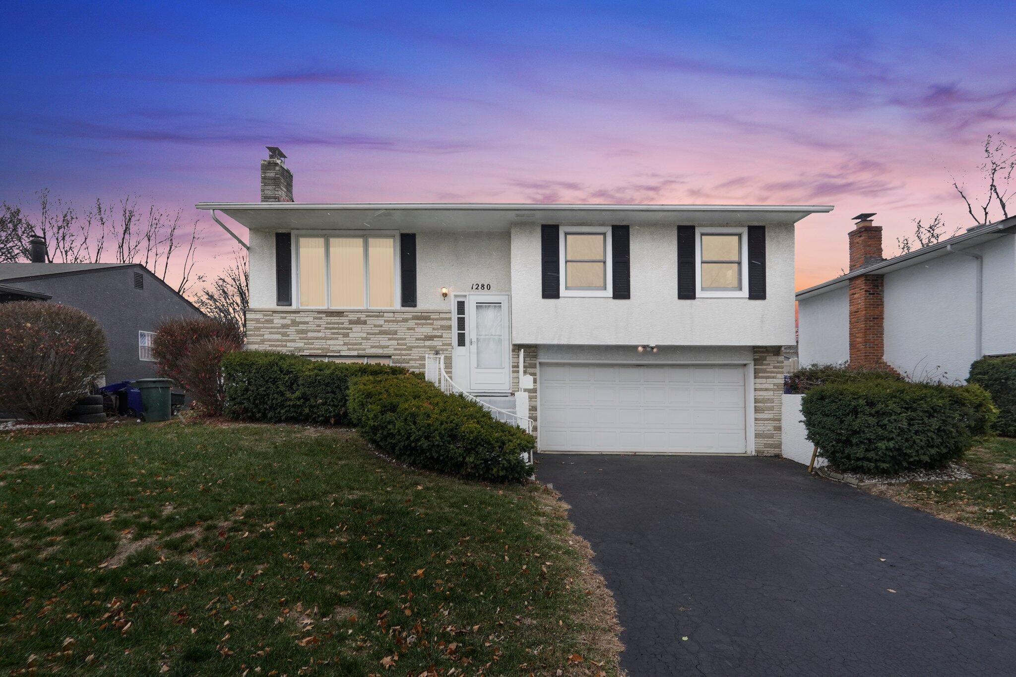 1280 Cranwood Square N Property Photo 1