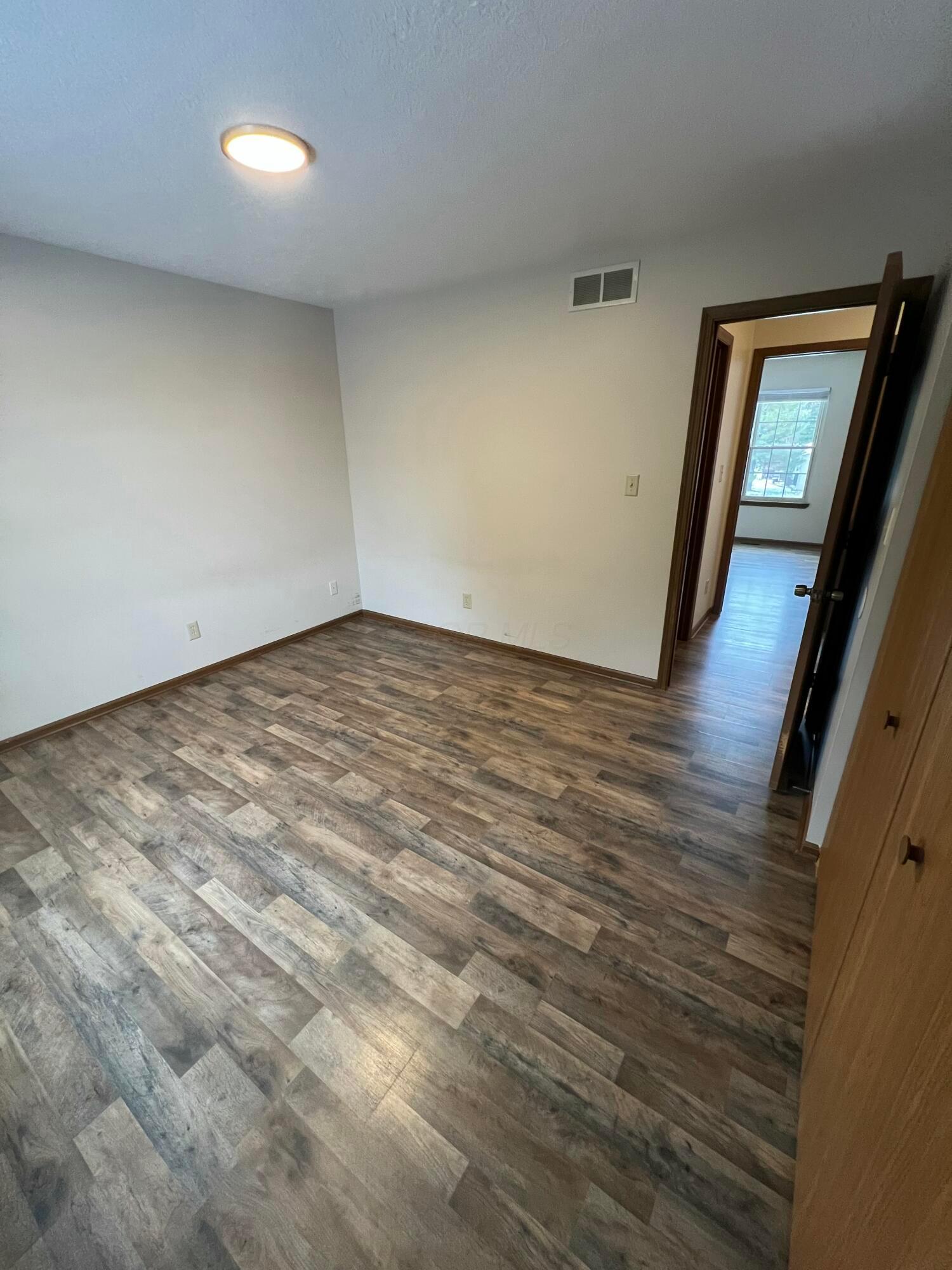 631 Pebble Drive, #b Property Photo 8