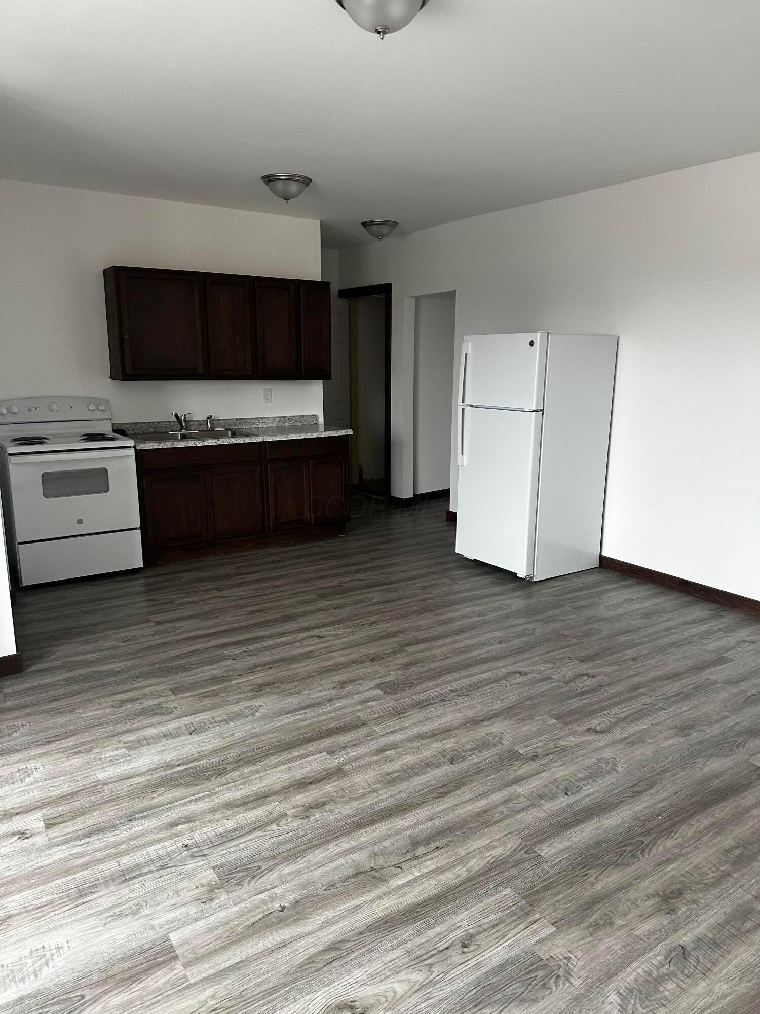 3093 W Broad Street, 3089 Property Photo 13