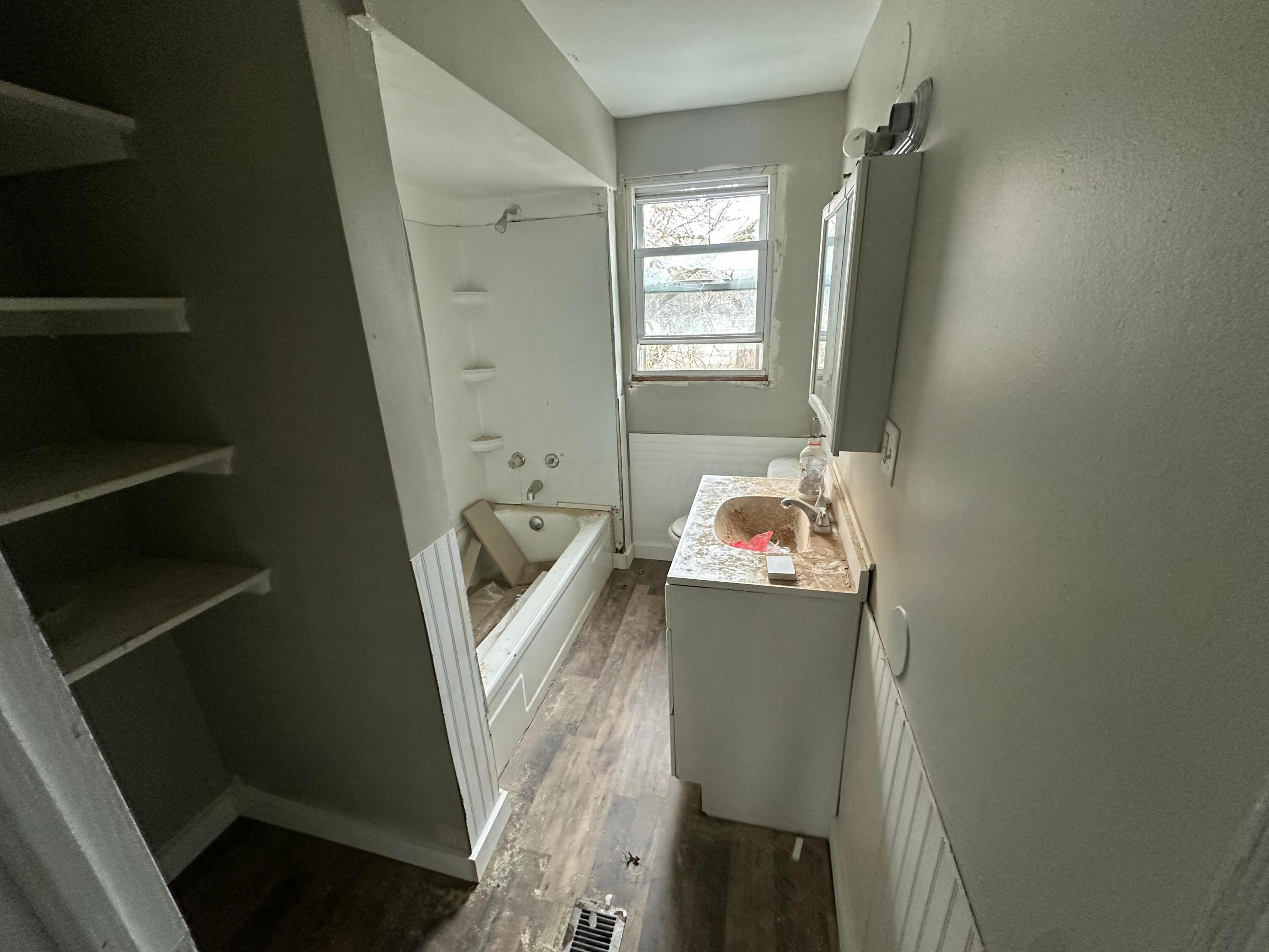 478 Clarendon Avenue Property Photo 16