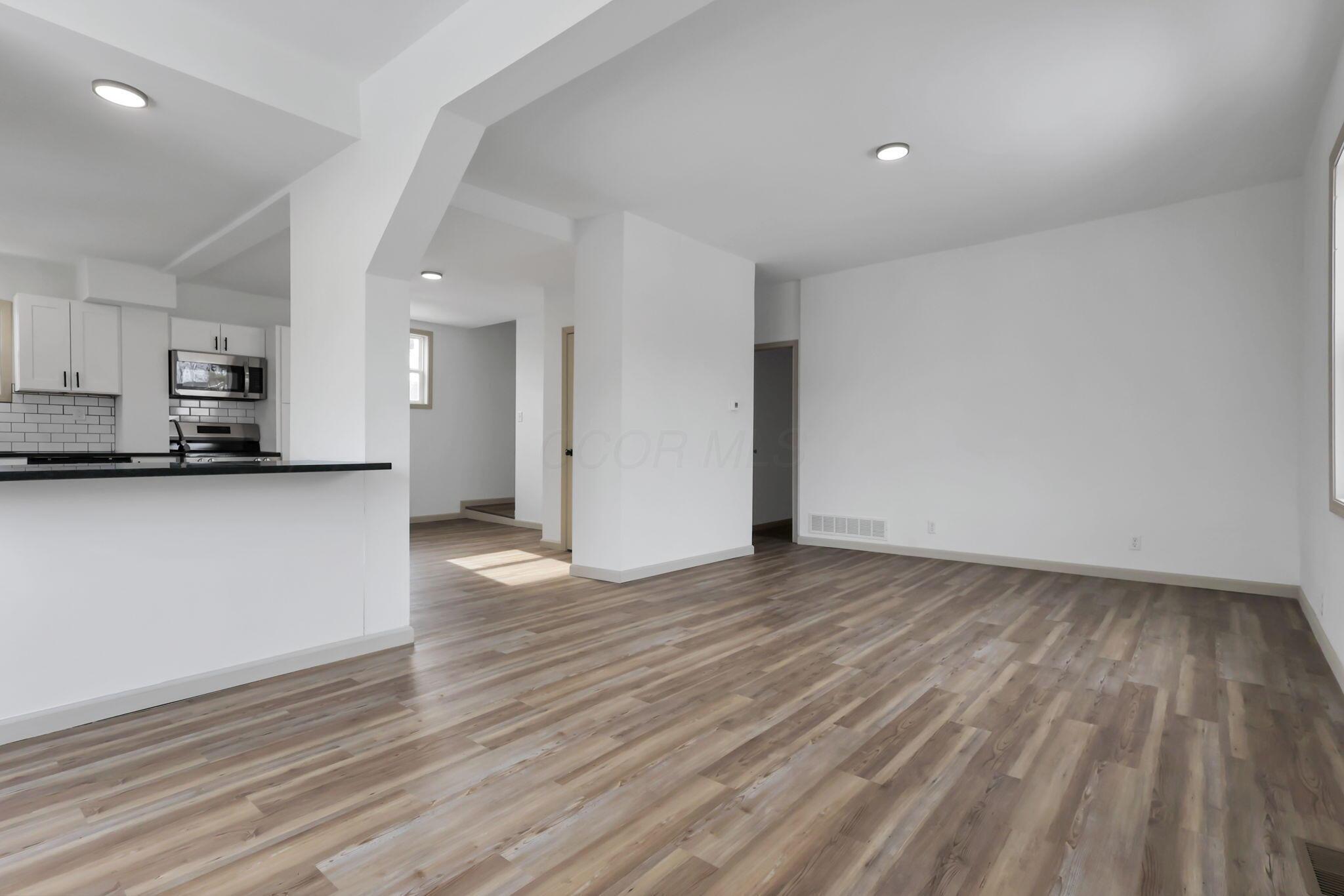 1195 W State Street Property Photo 5