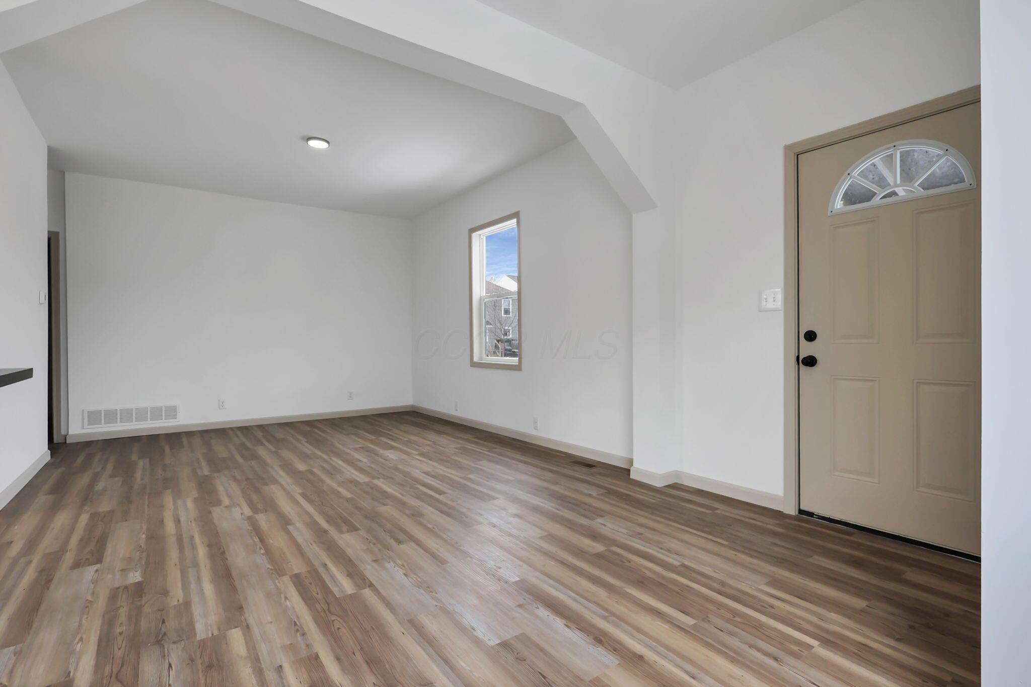 1195 W State Street Property Photo 8