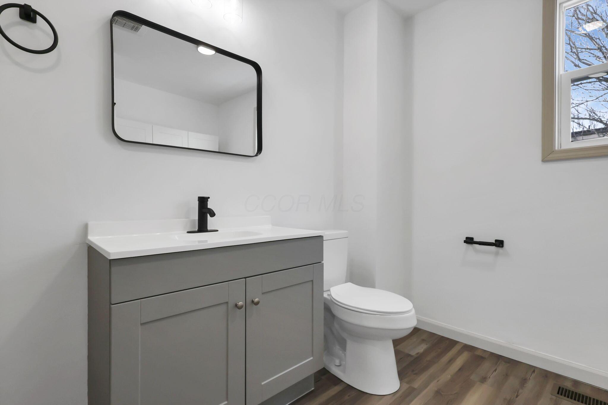 1195 W State Street Property Photo 15