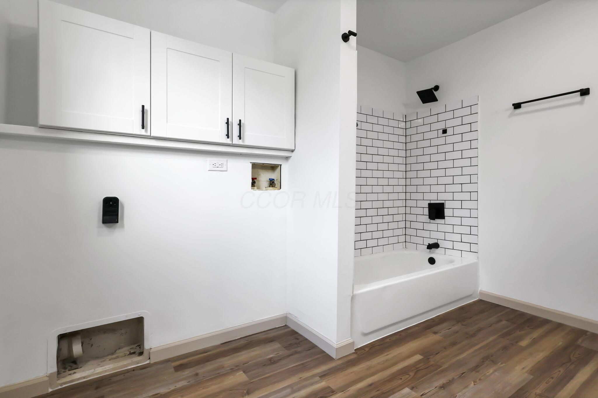 1195 W State Street Property Photo 17