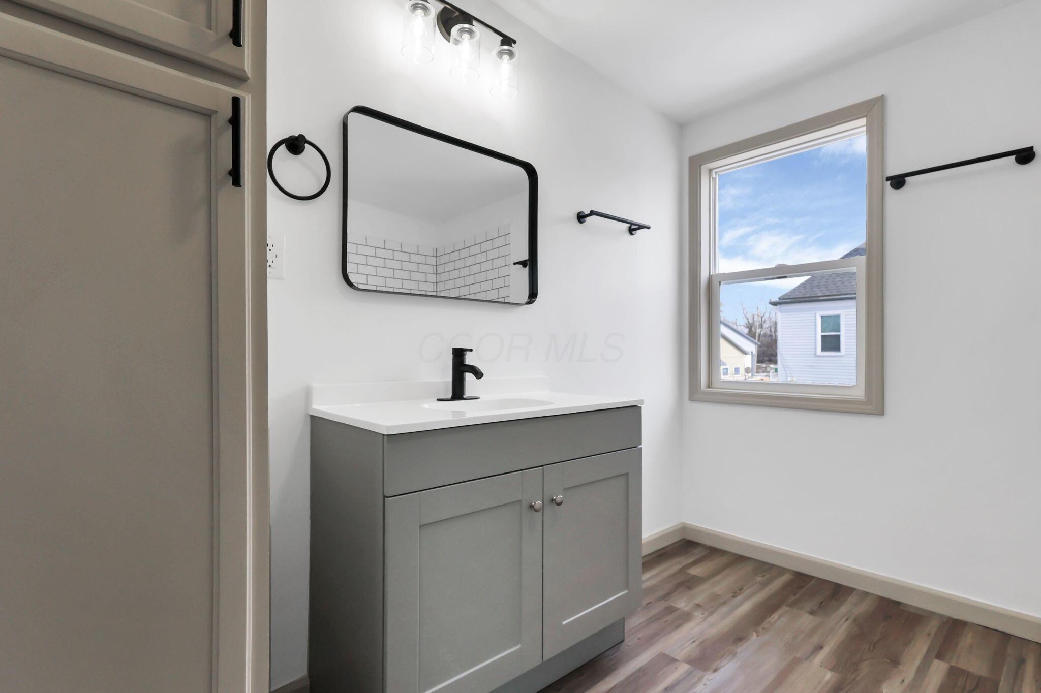 1195 W State Street Property Photo 23