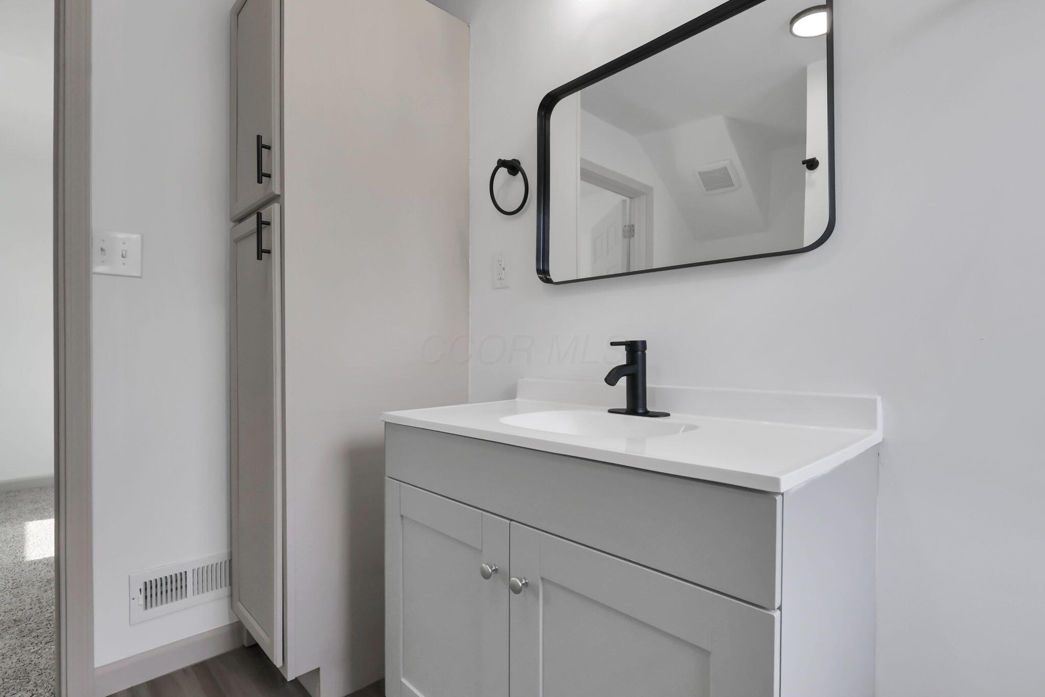 1195 W State Street Property Photo 24