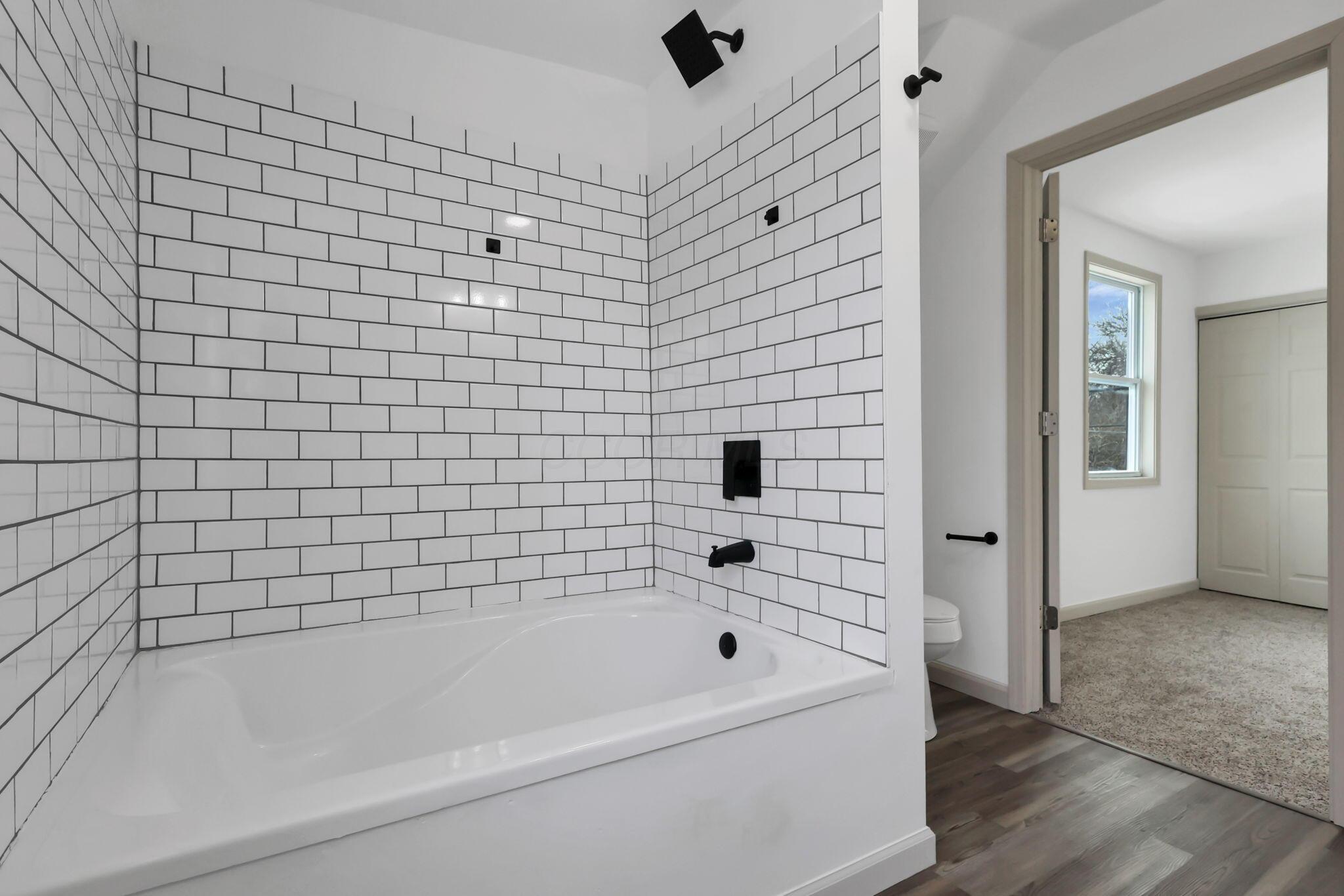 1195 W State Street Property Photo 25