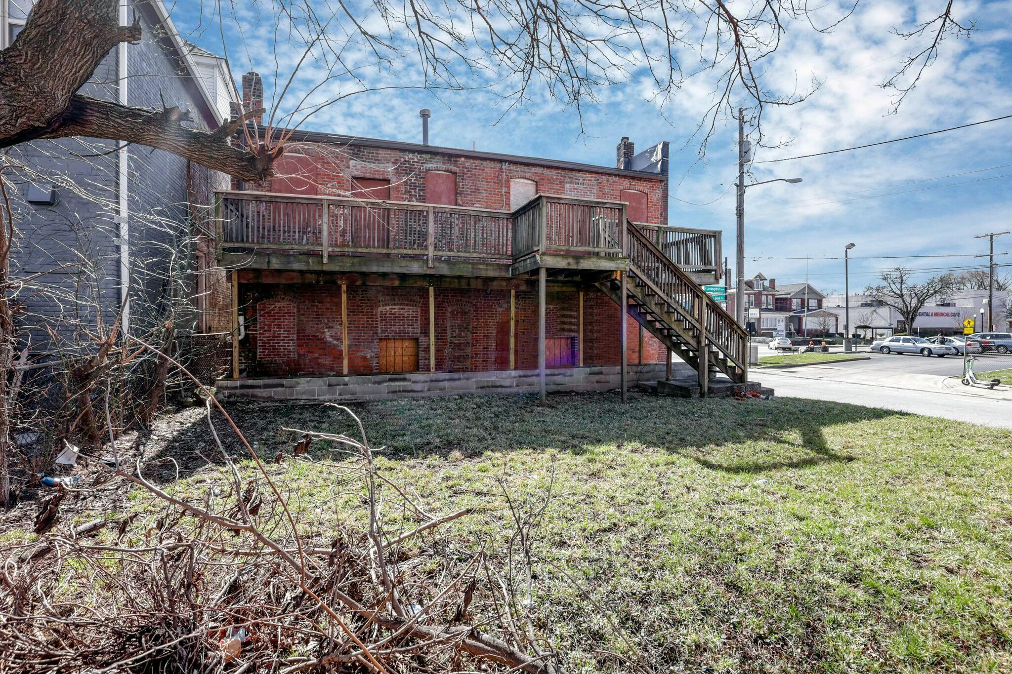 994 E Livingston Avenue, 996 Property Photo 7