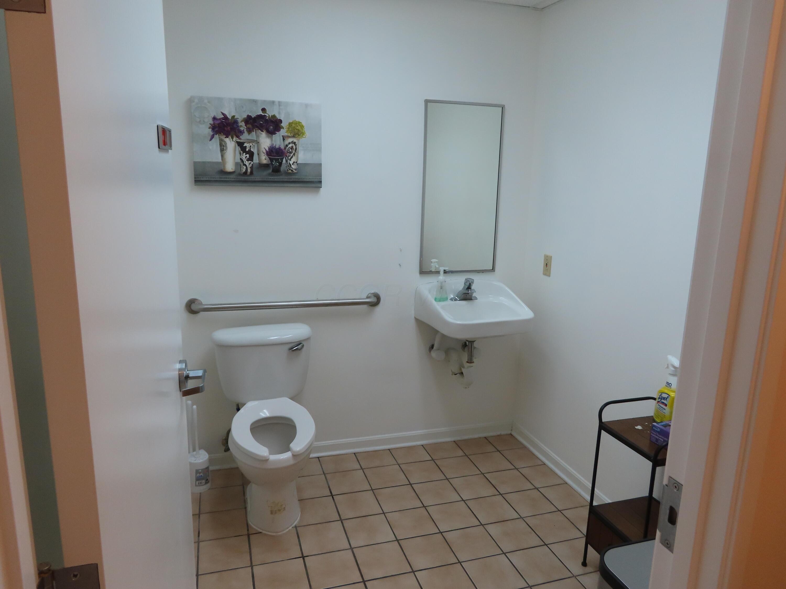 971 Worthington Woods Loop Road Property Photo 4