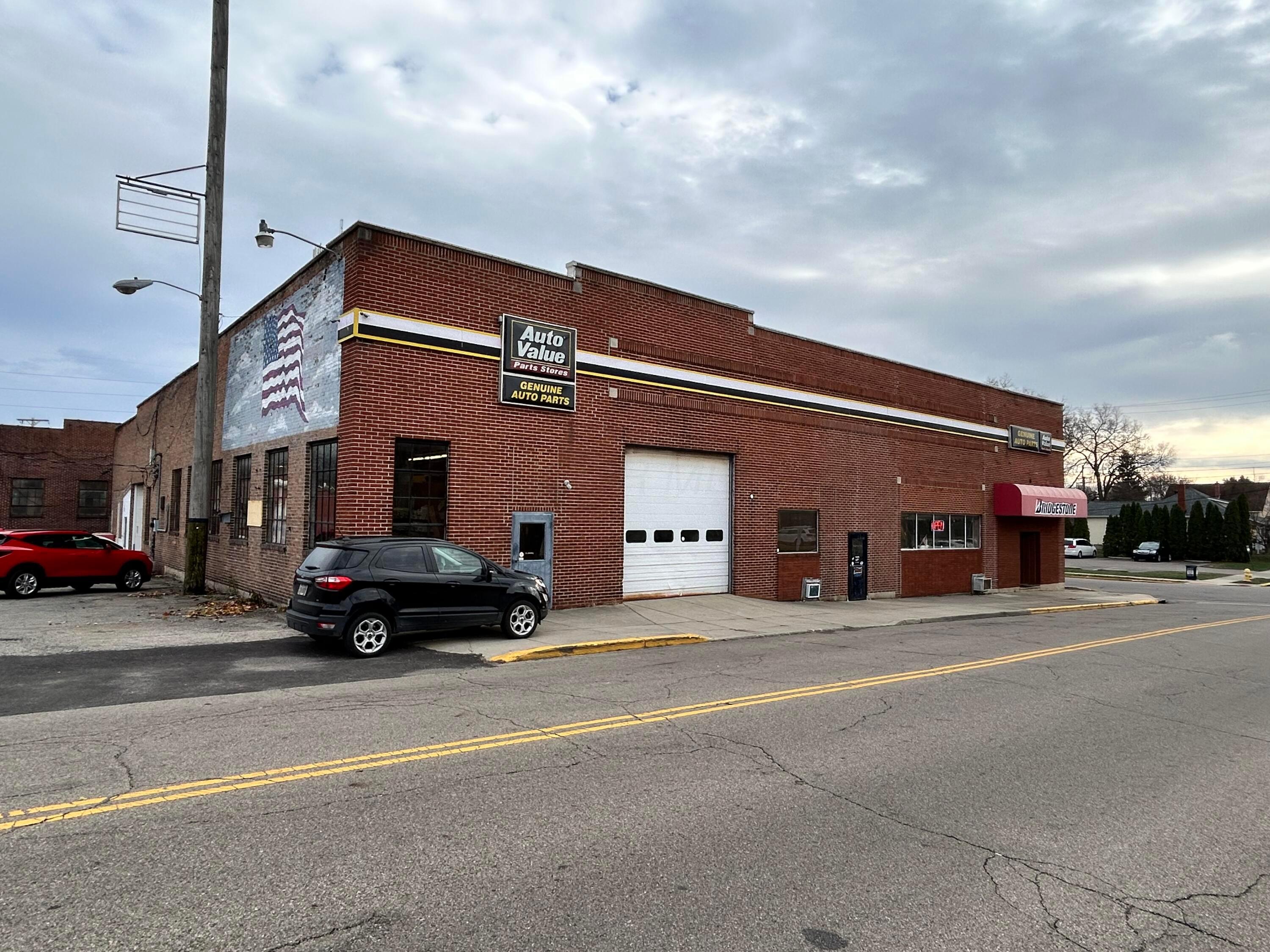 225 S Walnut Street Property Photo 1