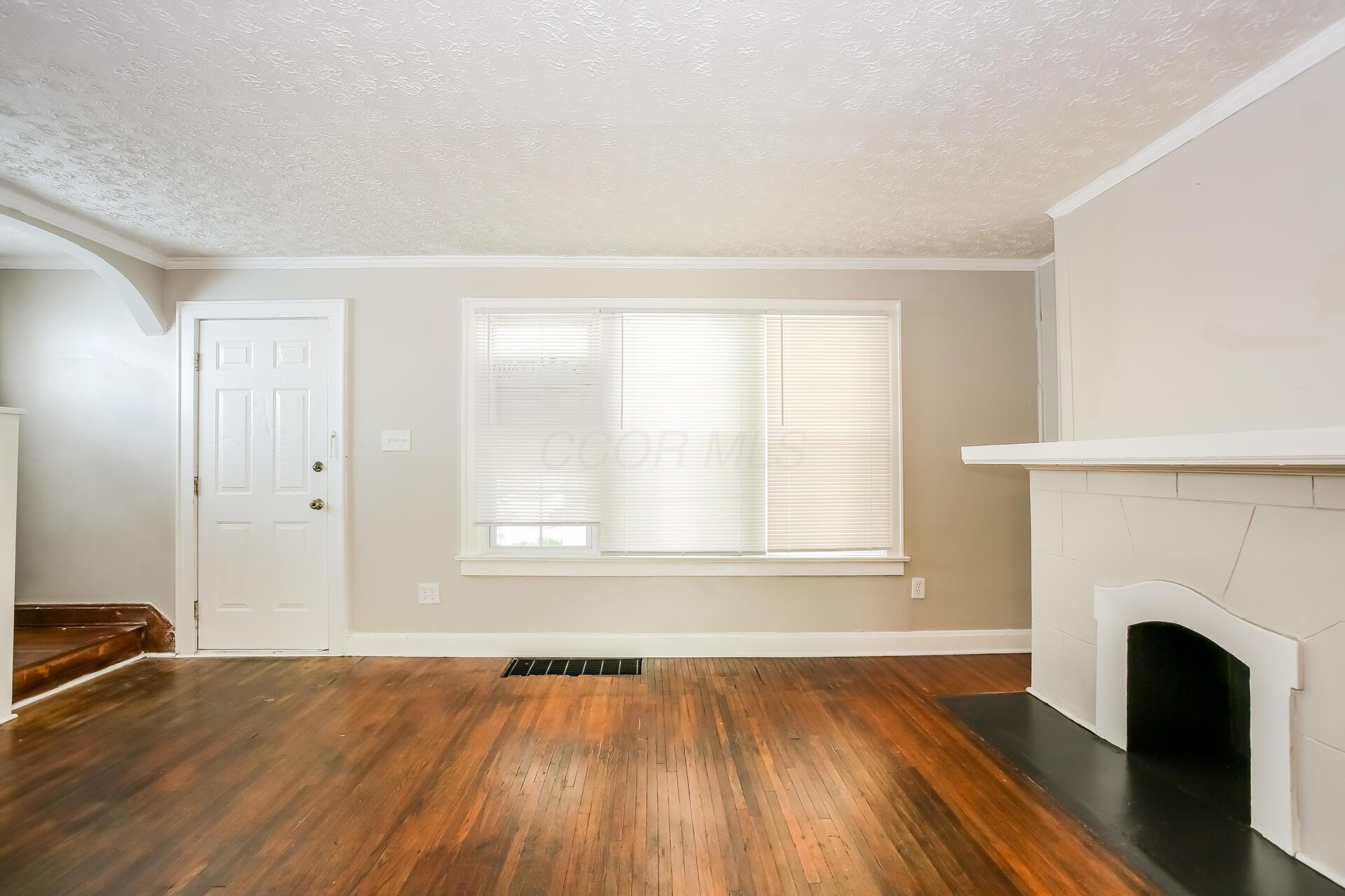 811 S Richardson Avenue Property Photo 5