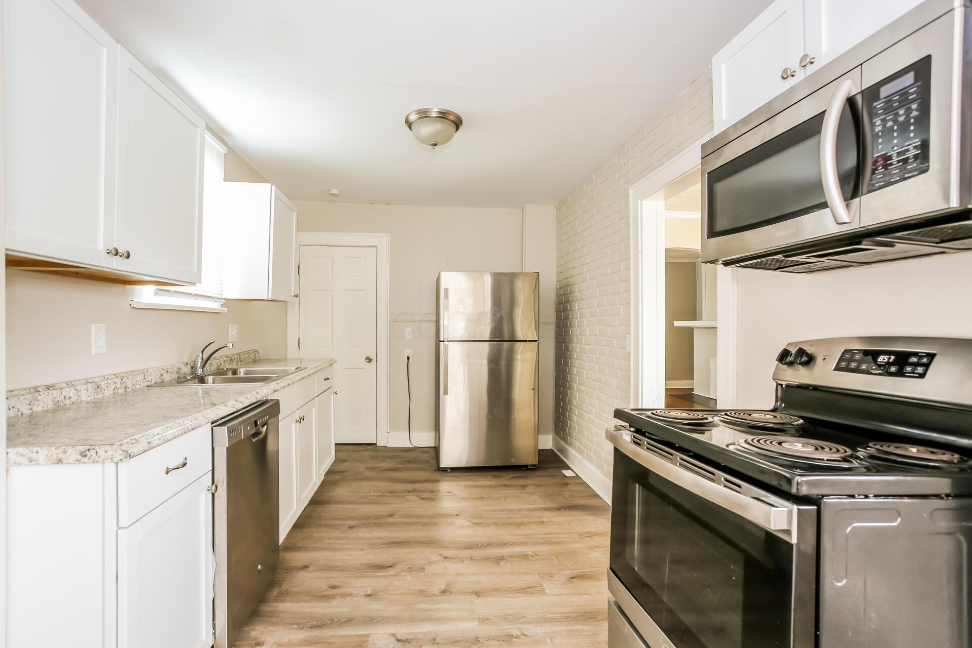 811 S Richardson Avenue Property Photo 8