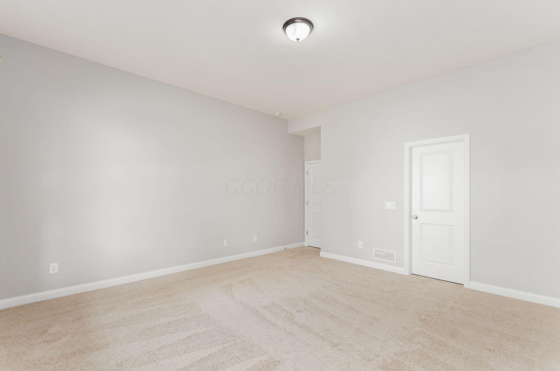 7963 Scarborough Hall Drive Property Photo 11