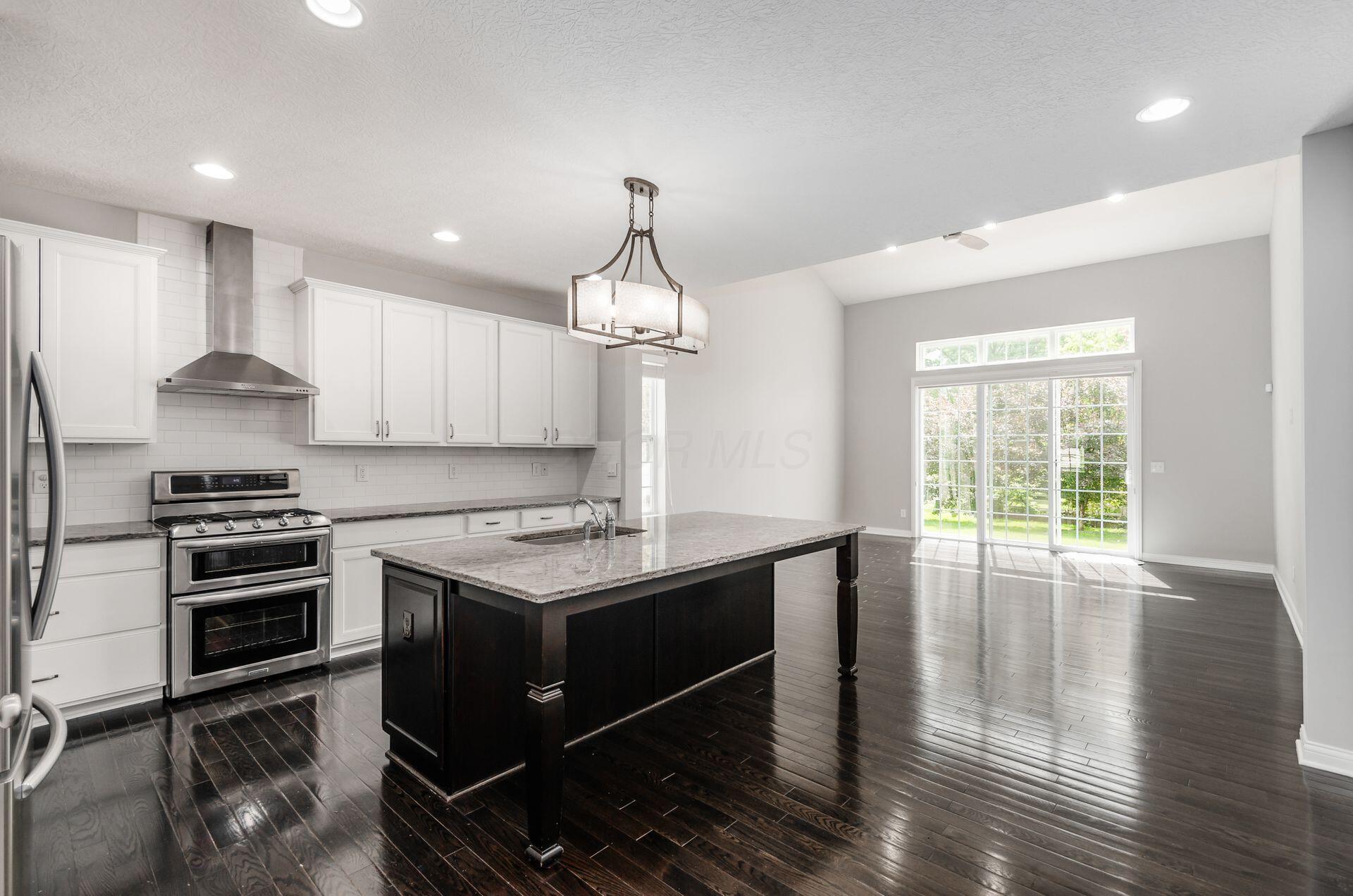 7963 Scarborough Hall Drive Property Photo 18