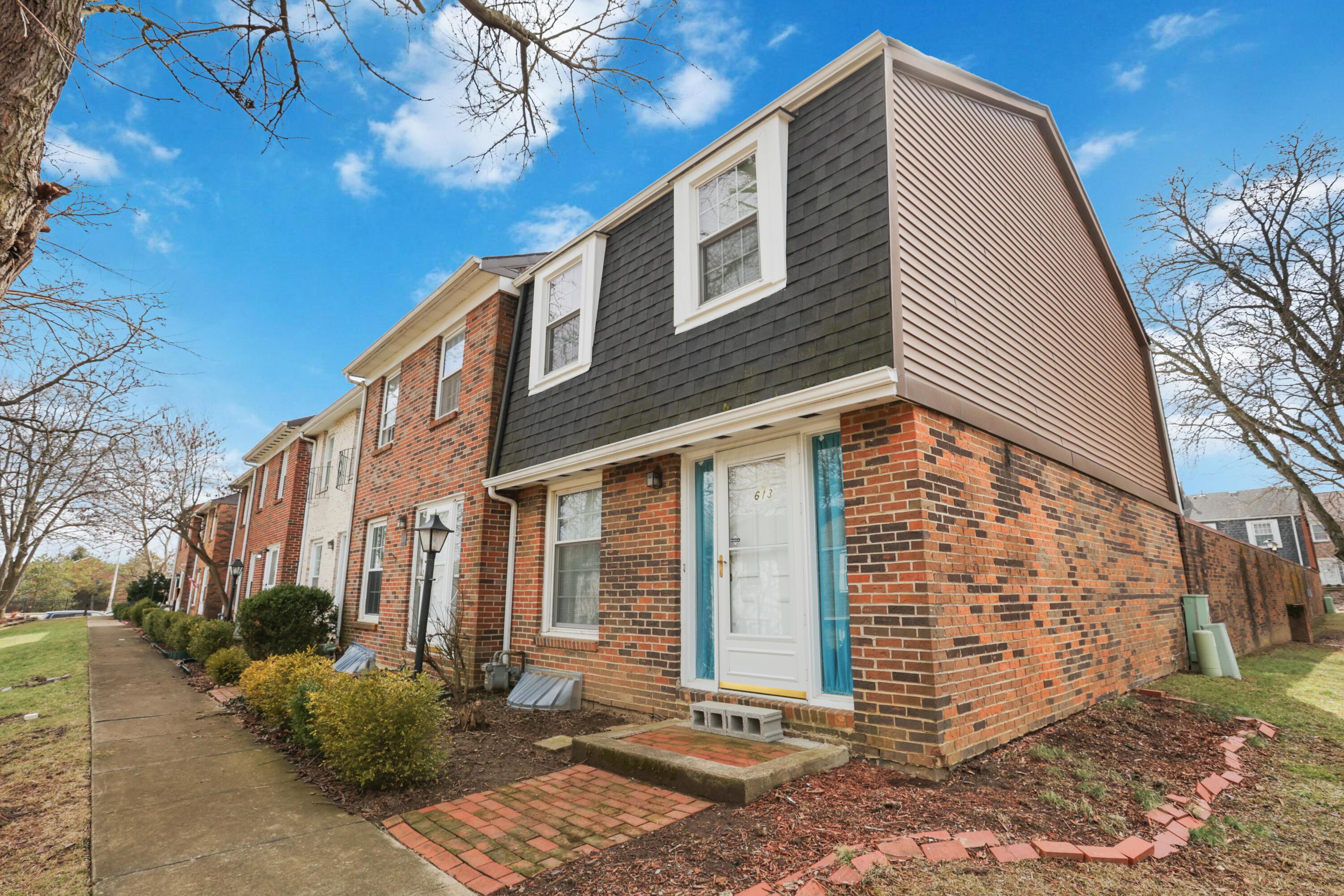 611 Simbury Street Property Photo 3