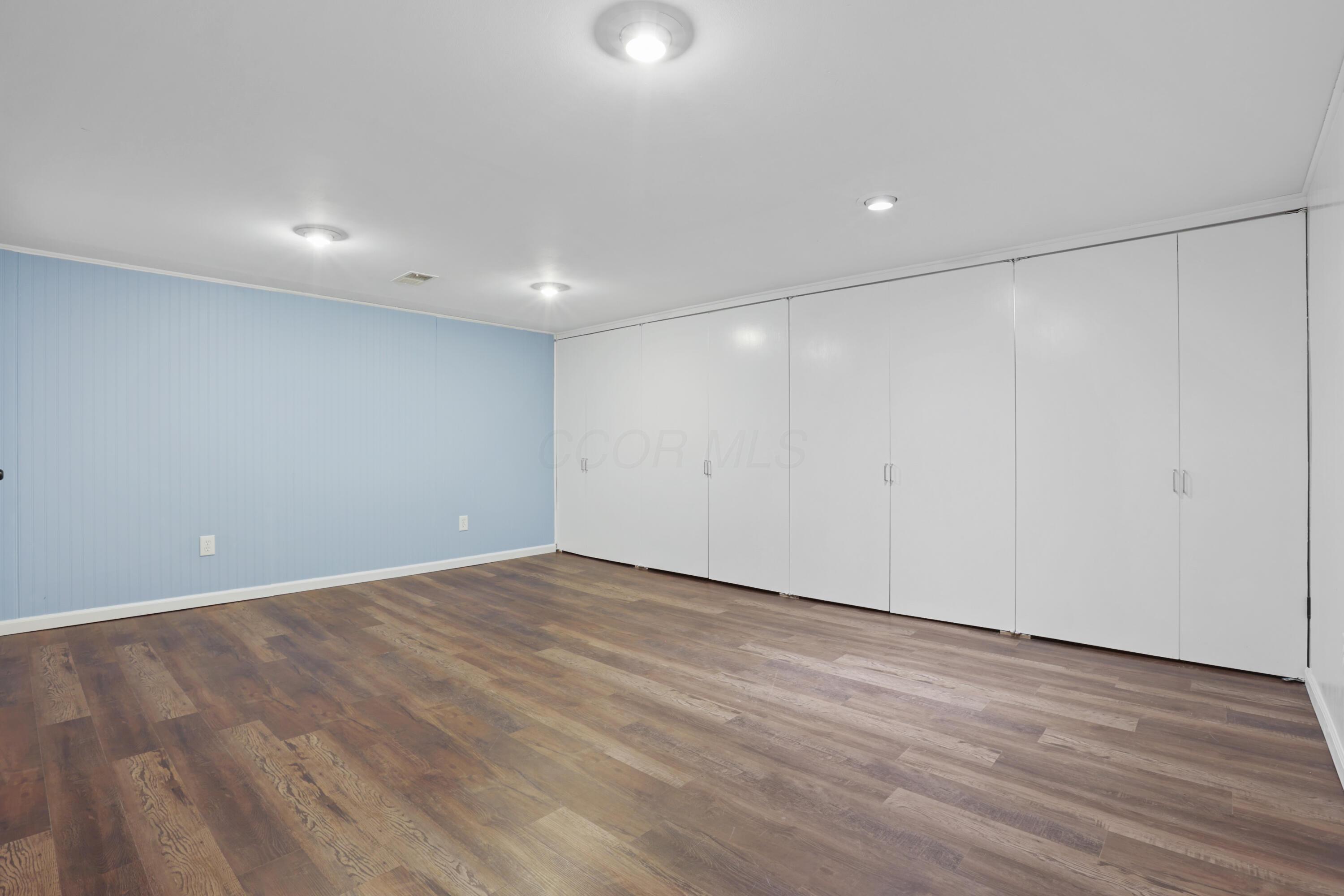 611 Simbury Street Property Photo 25