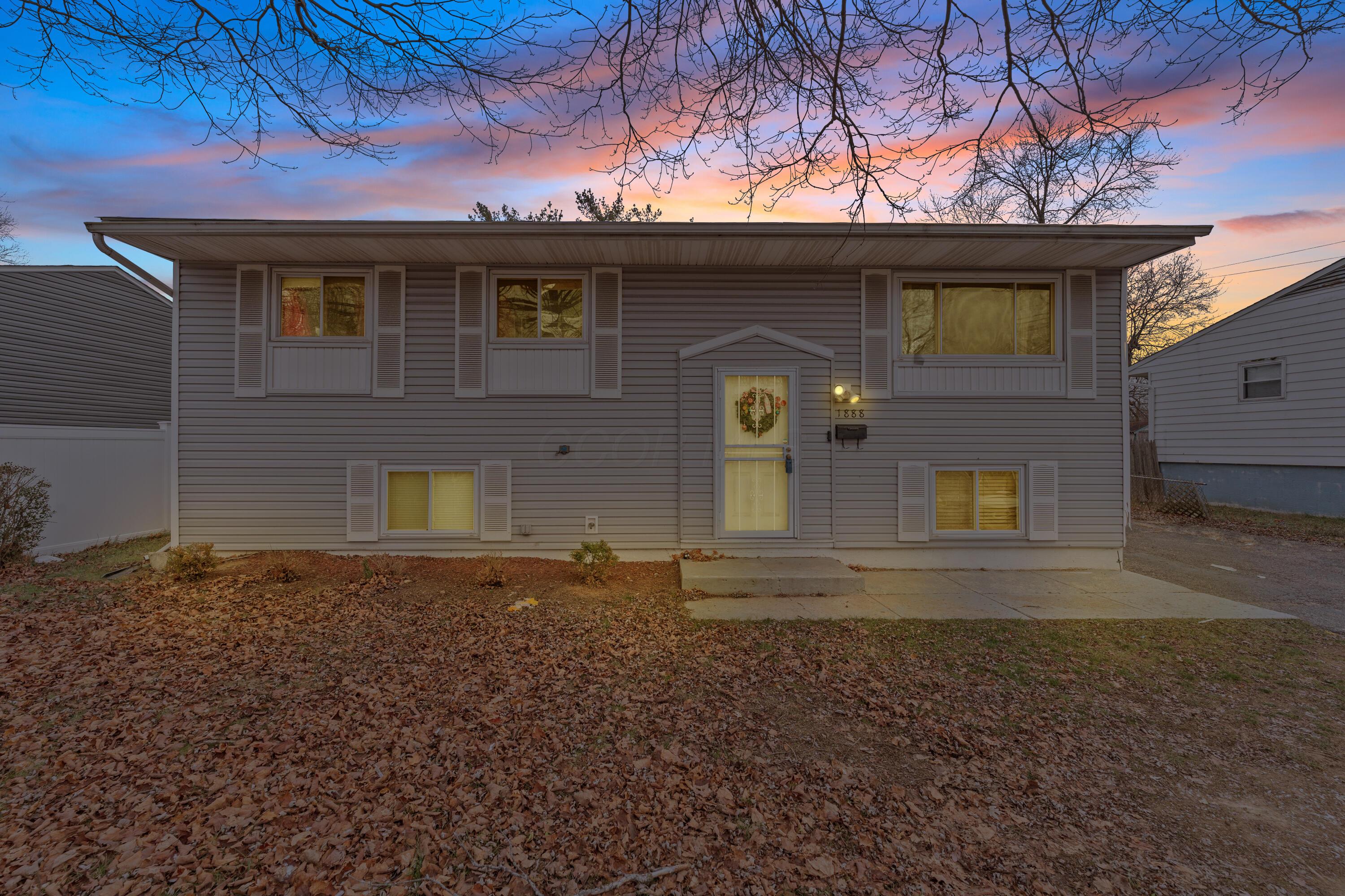 1888 Woodcrest Road Property Photo 2