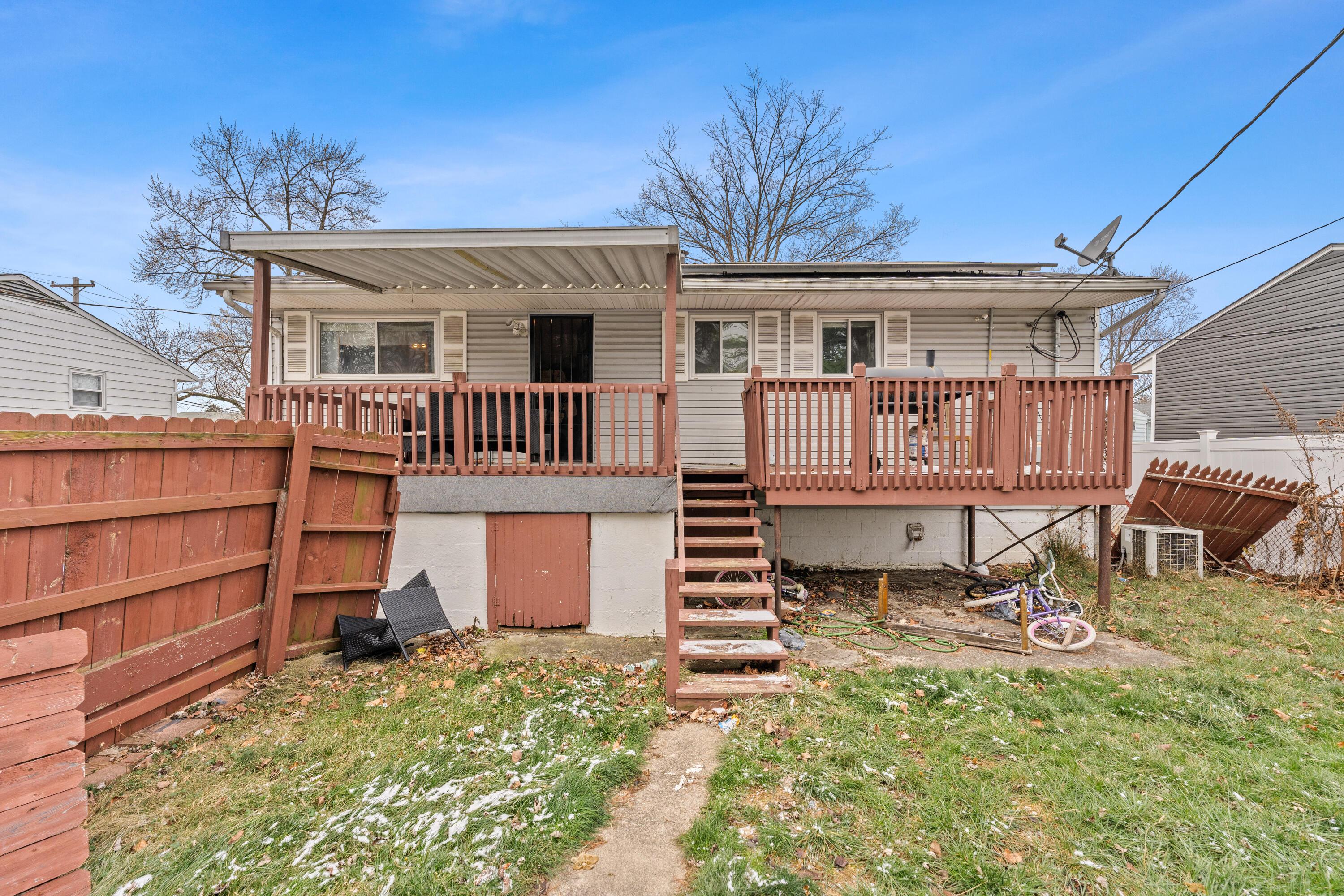 1888 Woodcrest Road Property Photo 32