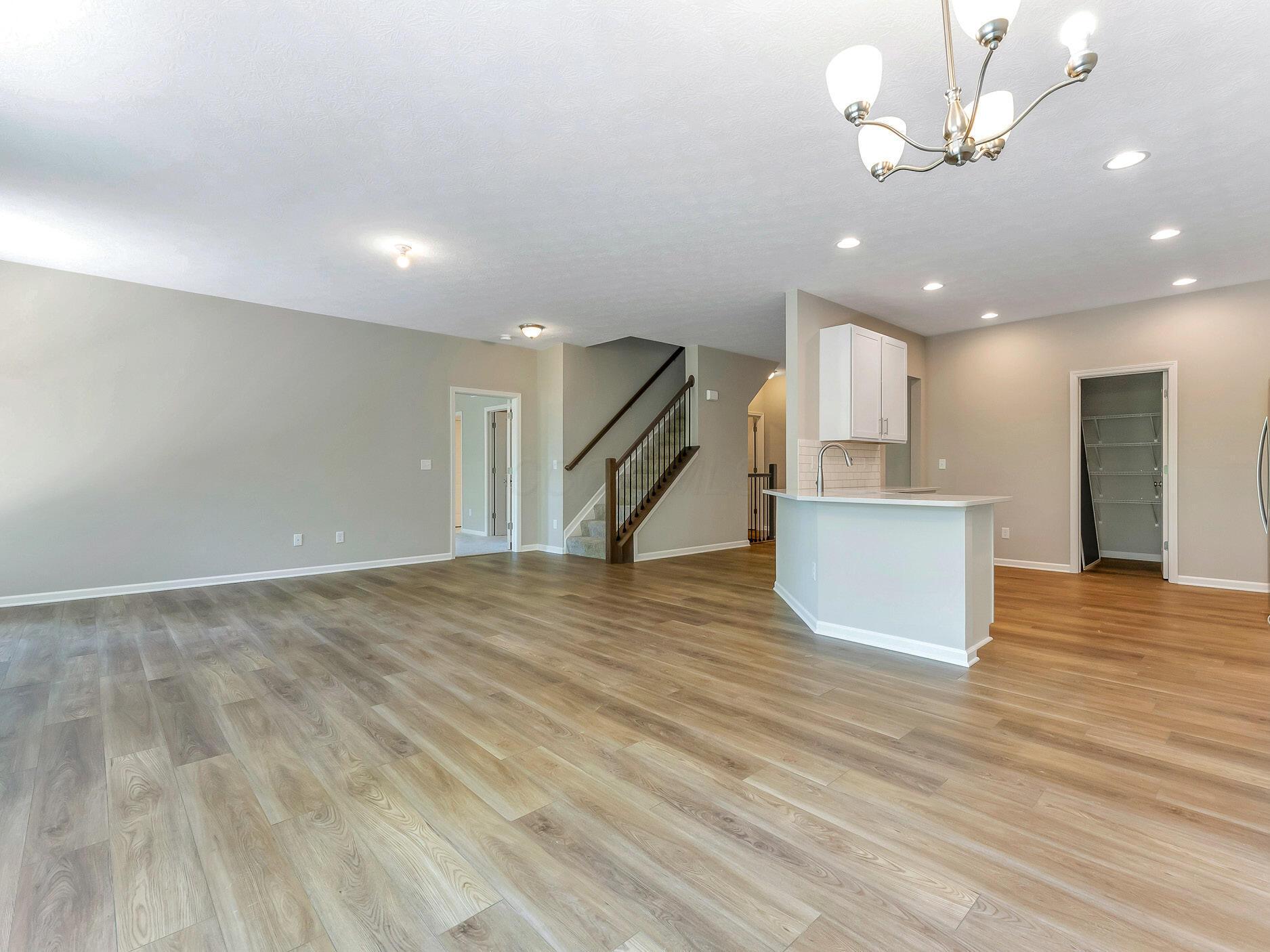 1672 Bookfield Lane Property Photo 11