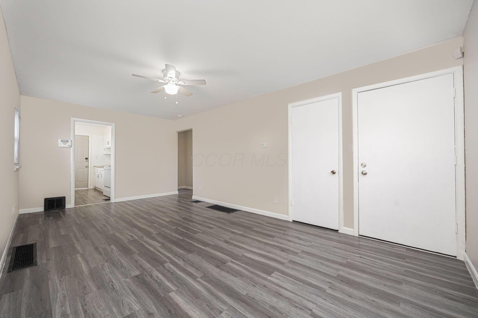 2822 E 5th Avenue, 2824 Property Photo 8