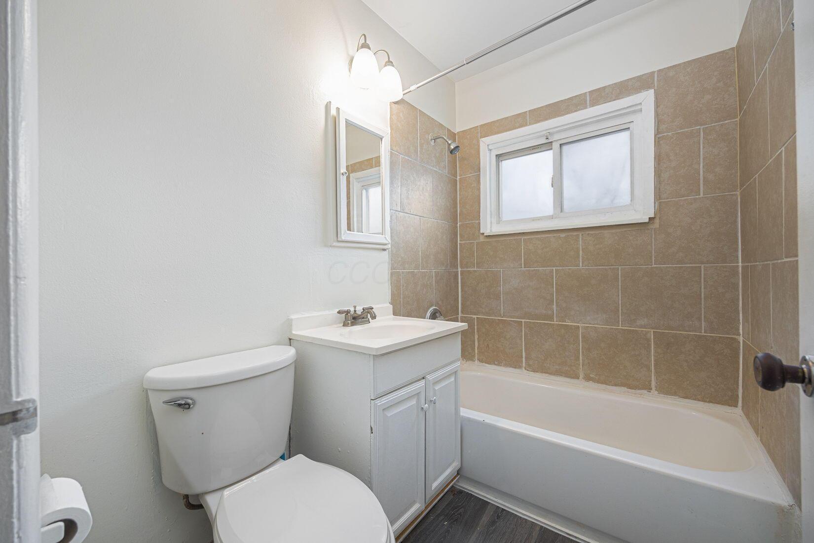 2822 E 5th Avenue, 2824 Property Photo 17