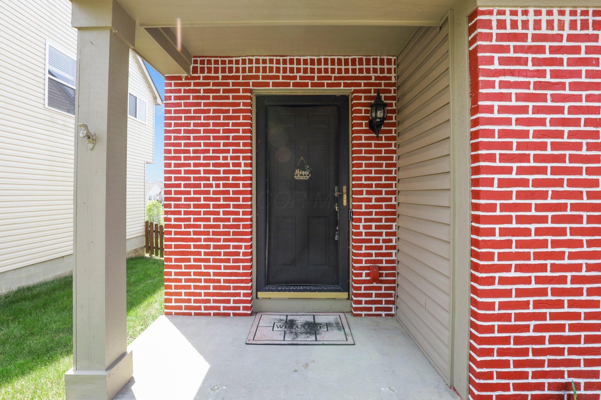 1135 Streamside Drive Property Photo 3