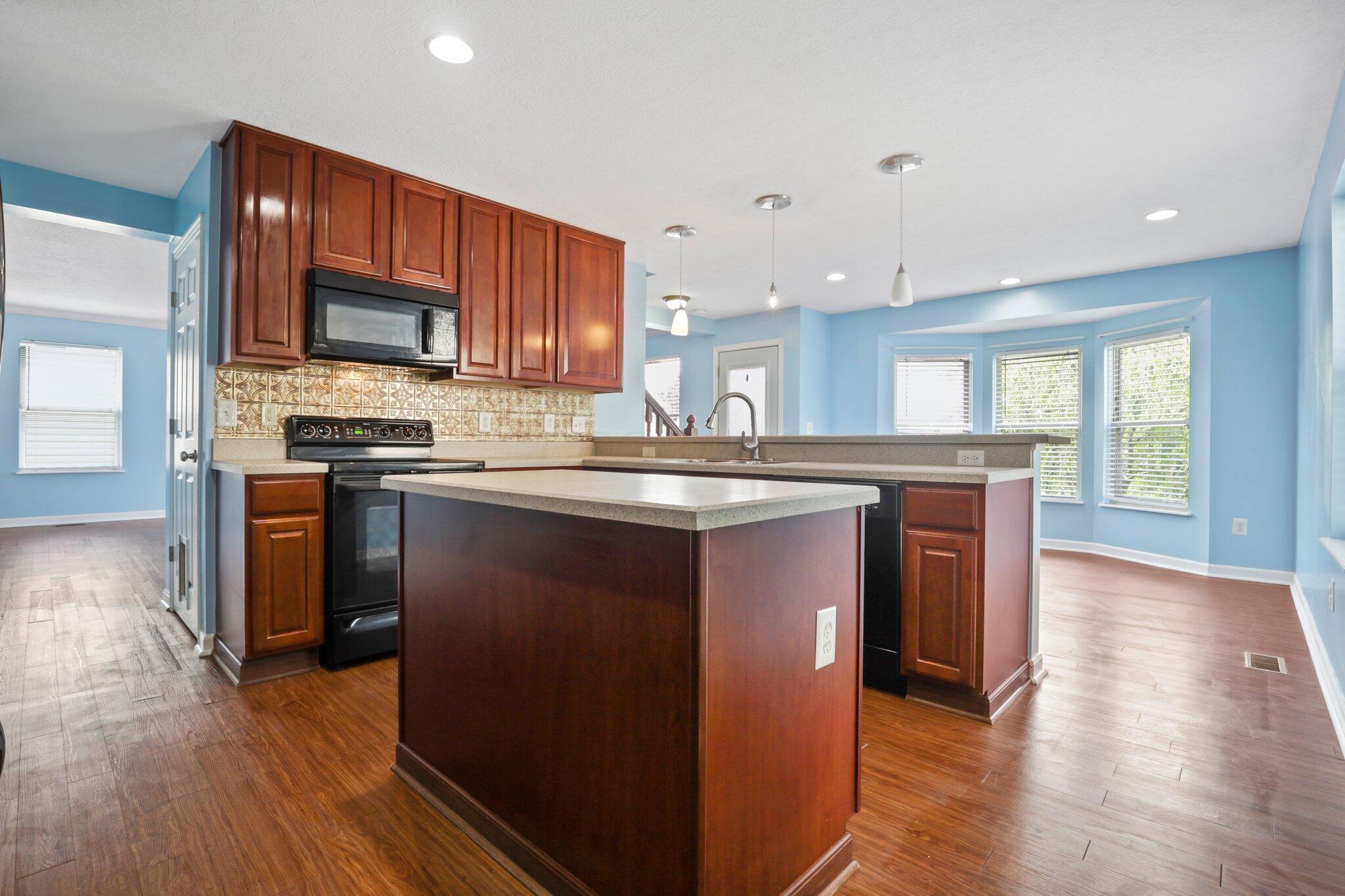 1135 Streamside Drive Property Photo 4
