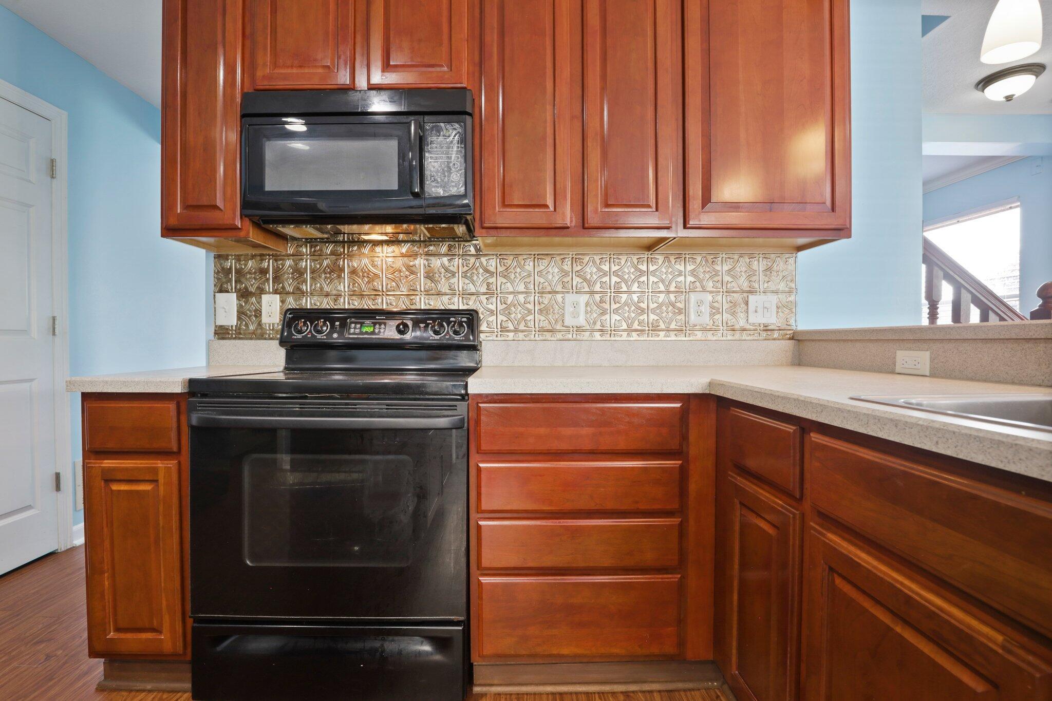 1135 Streamside Drive Property Photo 11